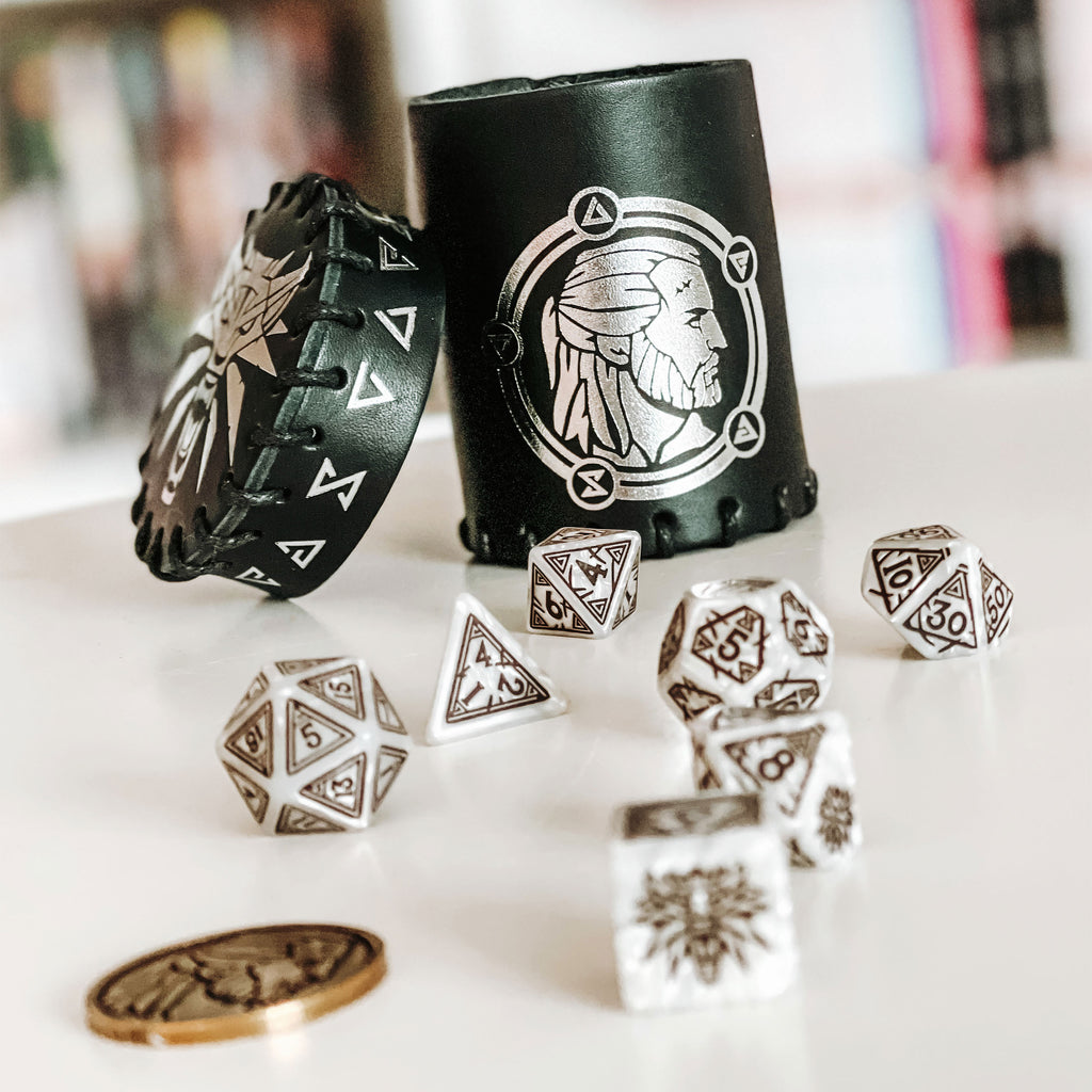 Image produit Witcher - Geralt Loup Blanc RPG Set de dés 7pcs avec pièce de collection