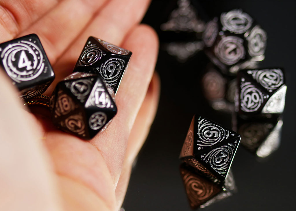Image produit Witcher - Yennefer Obsidian Star RPG Jeu de Dés 7pcs avec Pièce de Collection