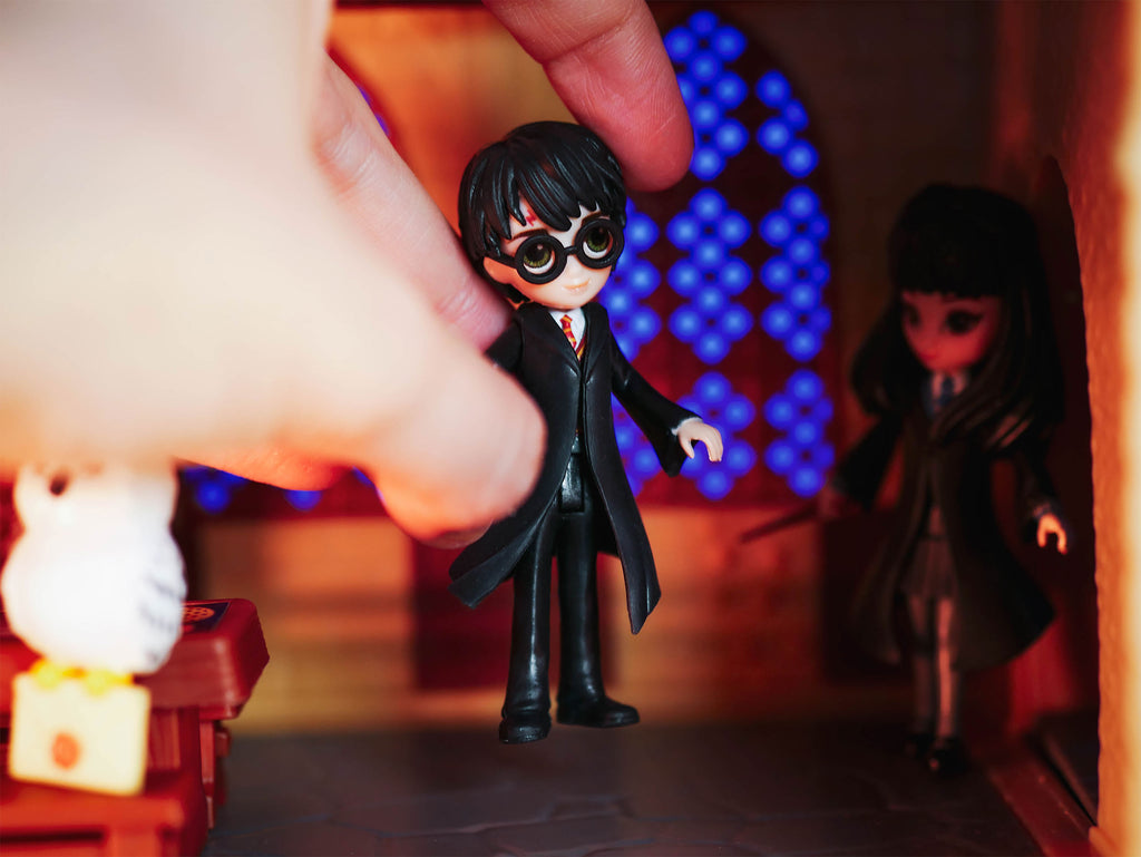 Image produit Harry Potter - Harry, Cho, Hedwig et ensemble de figurines à collectionner de lettre de Poudlard