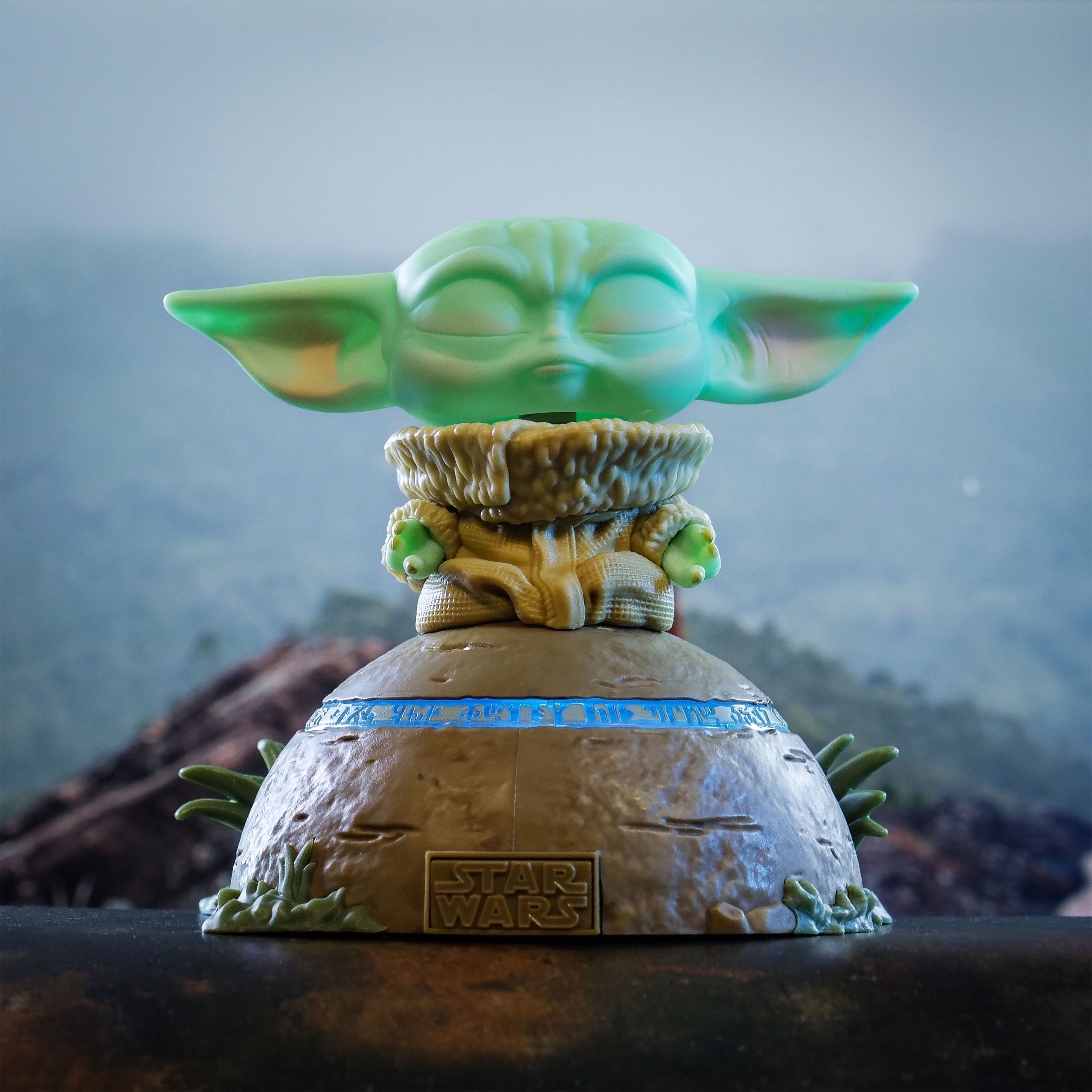 Image produit Figurine Funko Pop Grogu Utilisant la Force avec Effets de Lumière et de Son - Star Wars The Mandalorian