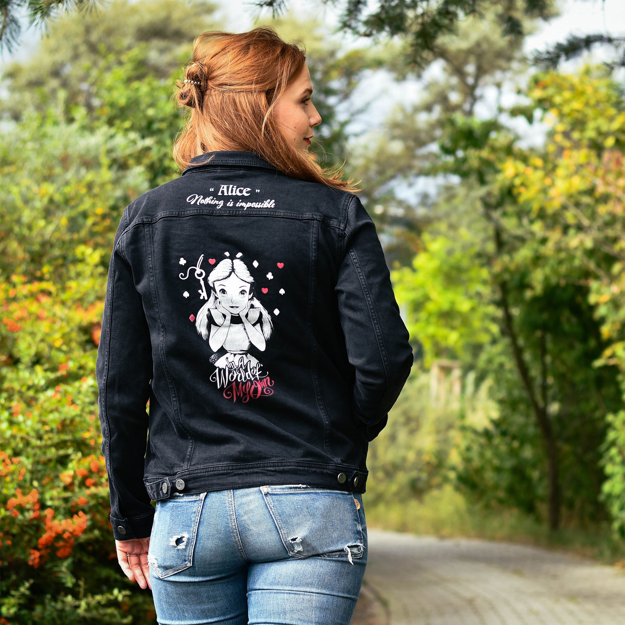 Image produit Alice au Pays des Merveilles - Veste en jean noire pour femme