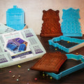Image produit Doctor Who - Boîte à biscuits Tardis et Dalek avec emporte-pièces et tablier