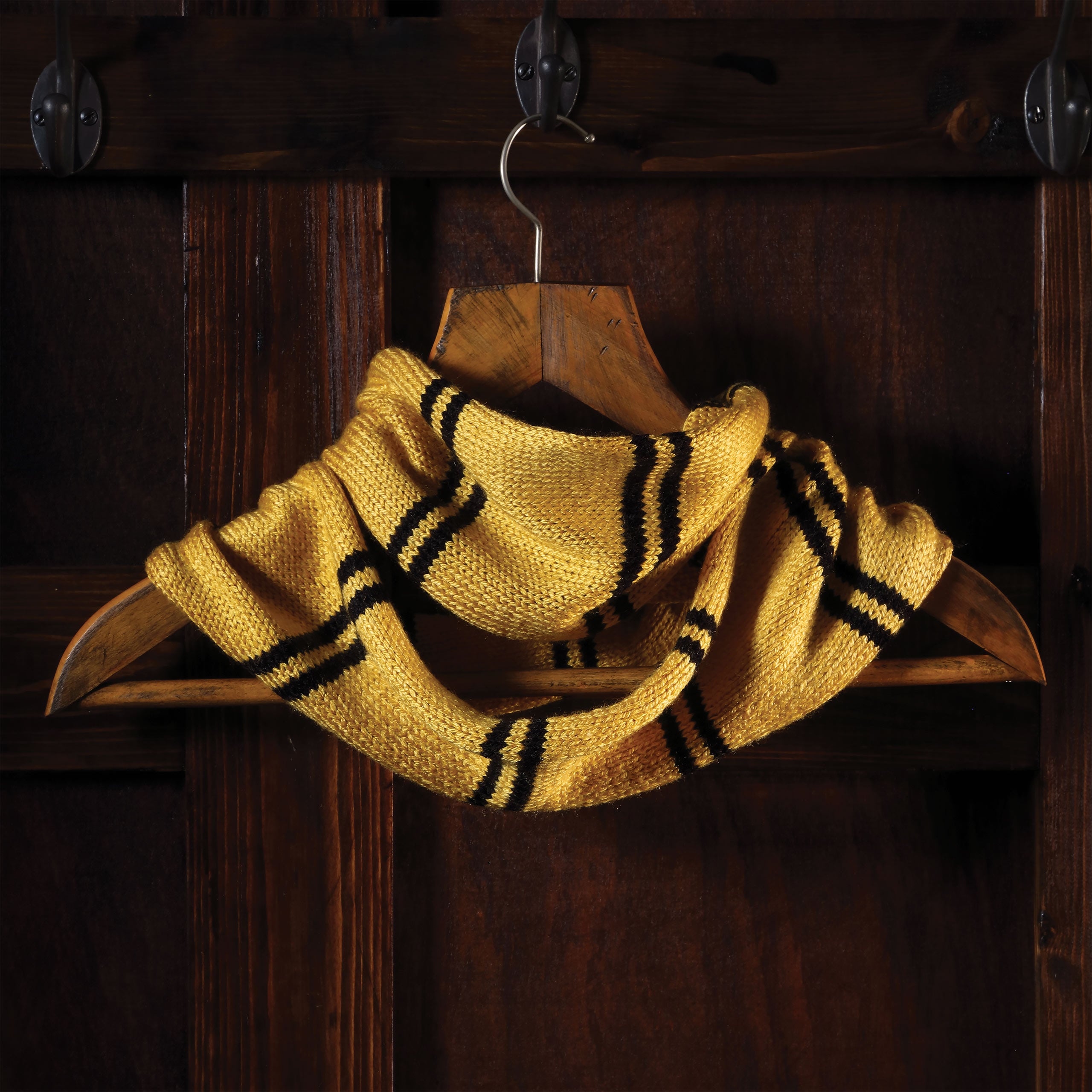 Image produit Kit de tricot pour écharpe en boucle Hufflepuff - Harry Potter