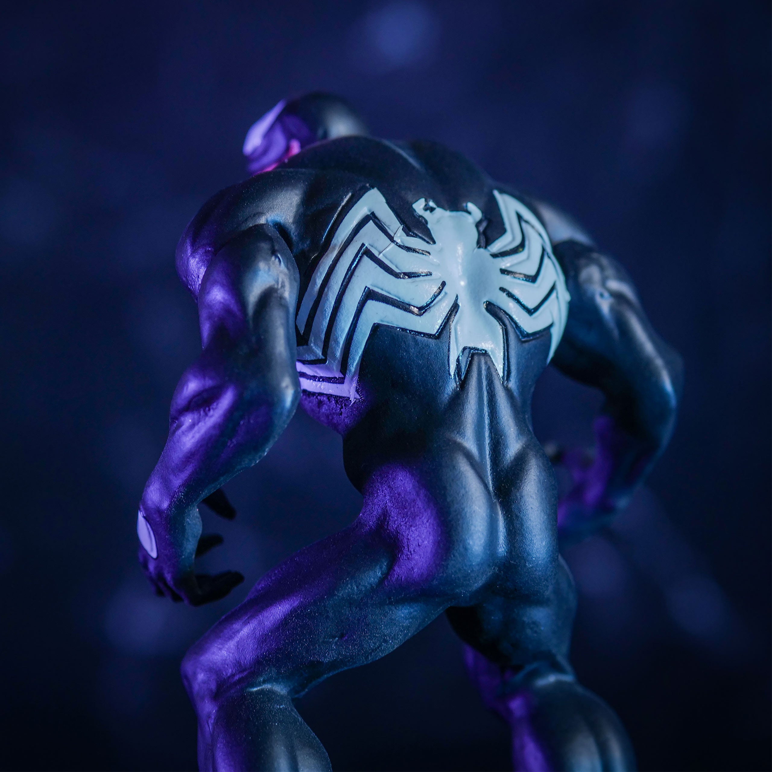 Image produit Venom - Figurine en métal Heavyweights dans une boîte de collectionneur