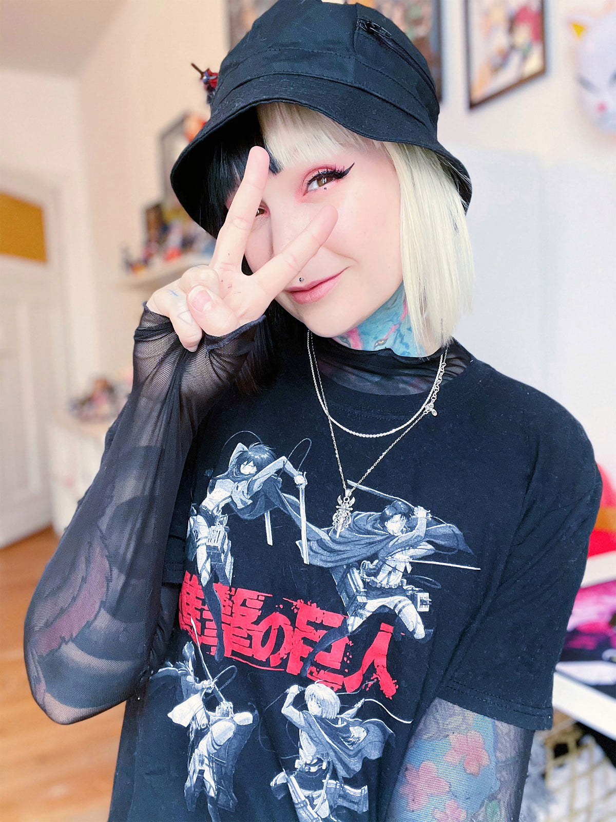 Image produit Attack on Titan - T-shirt Characters noir