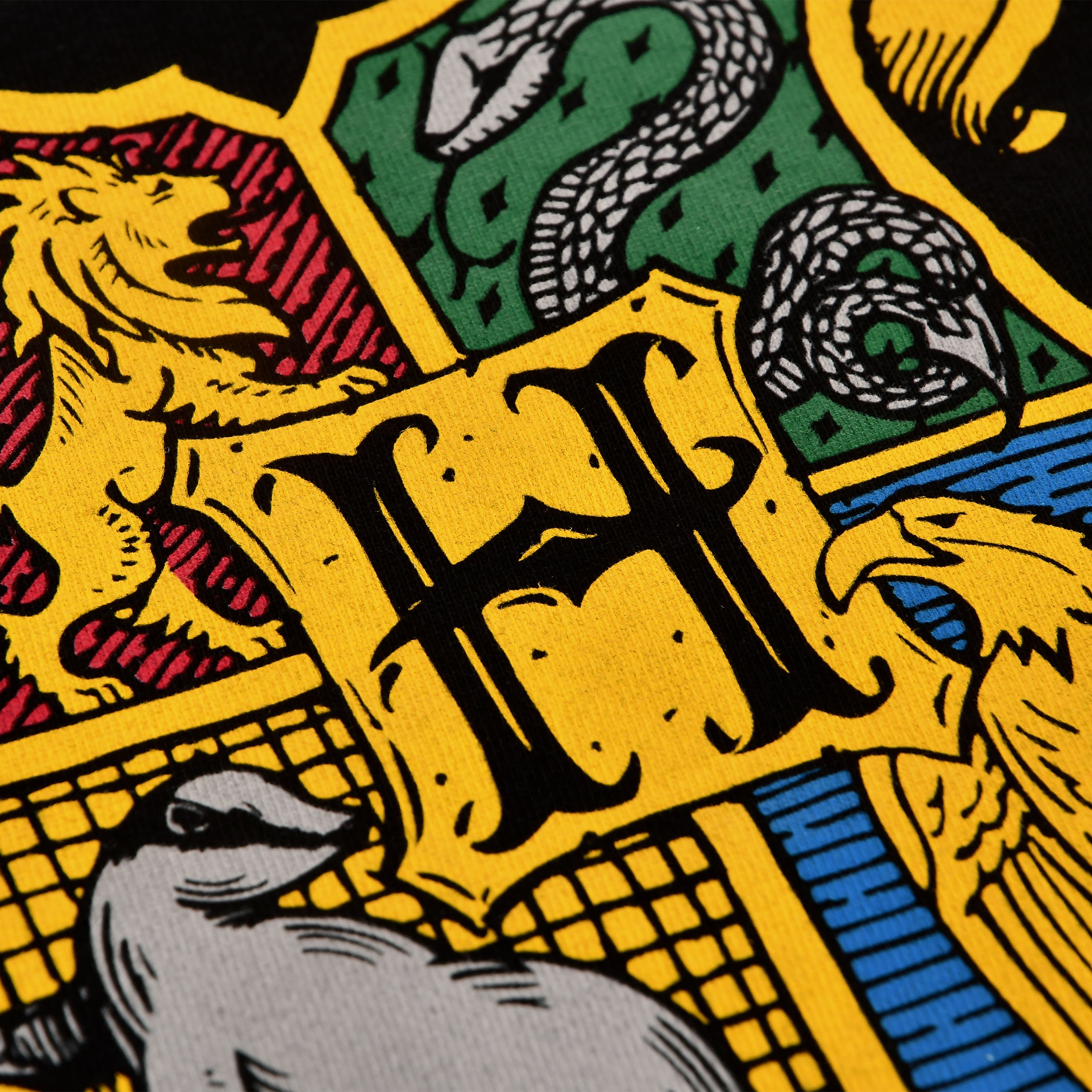 Image produit Harry Potter - T-shirt noir avec blason de Poudlard
