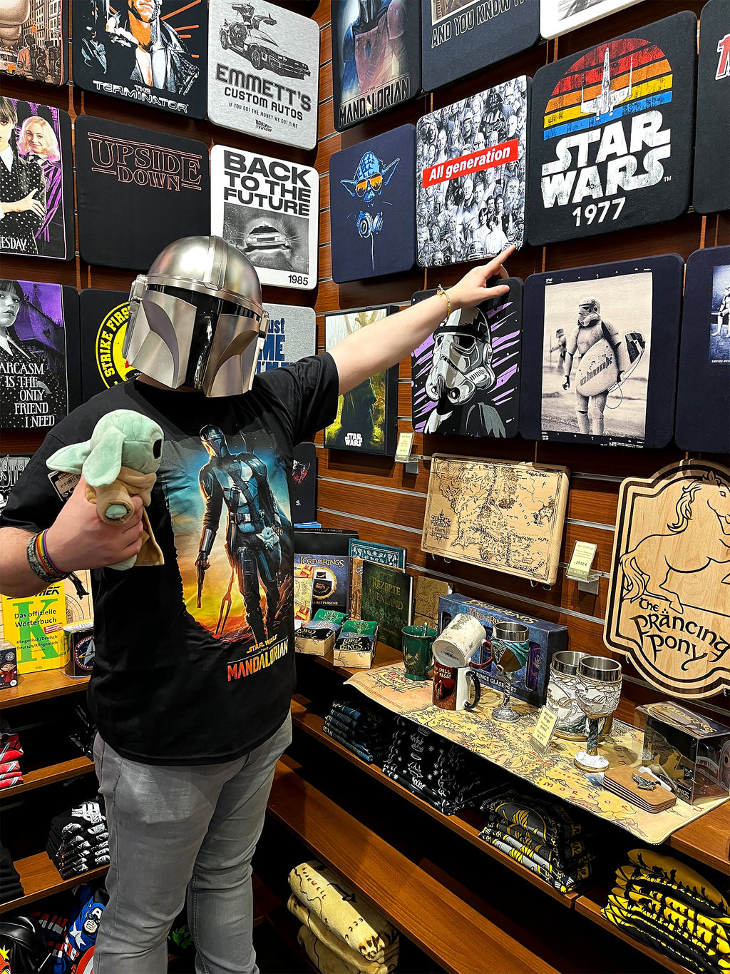 Image produit T-shirt noir Through The Galaxy - Star Wars Mandalorian