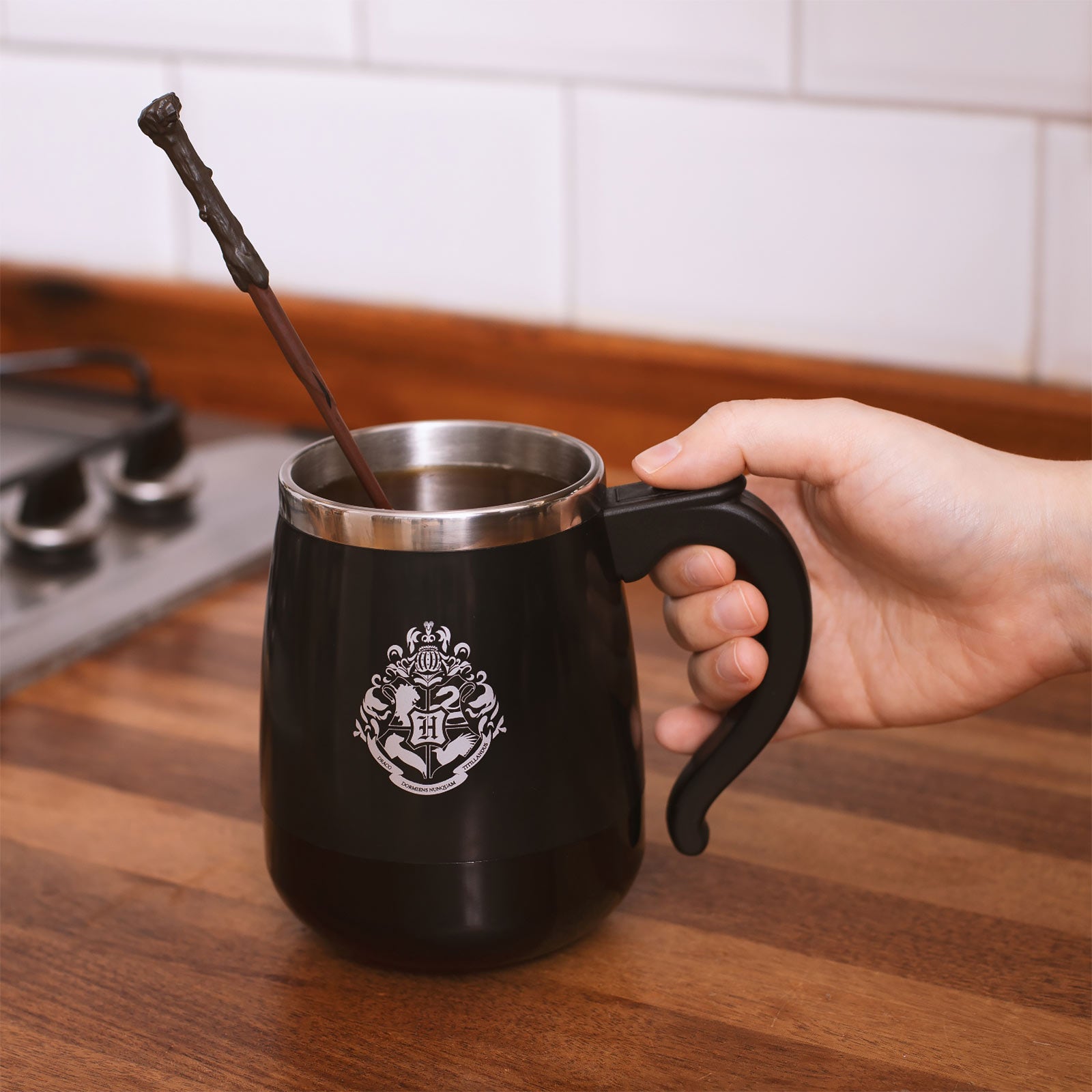 Image produit Harry Potter - Mug Hogwarts avec fonction de remuage et baguette magique