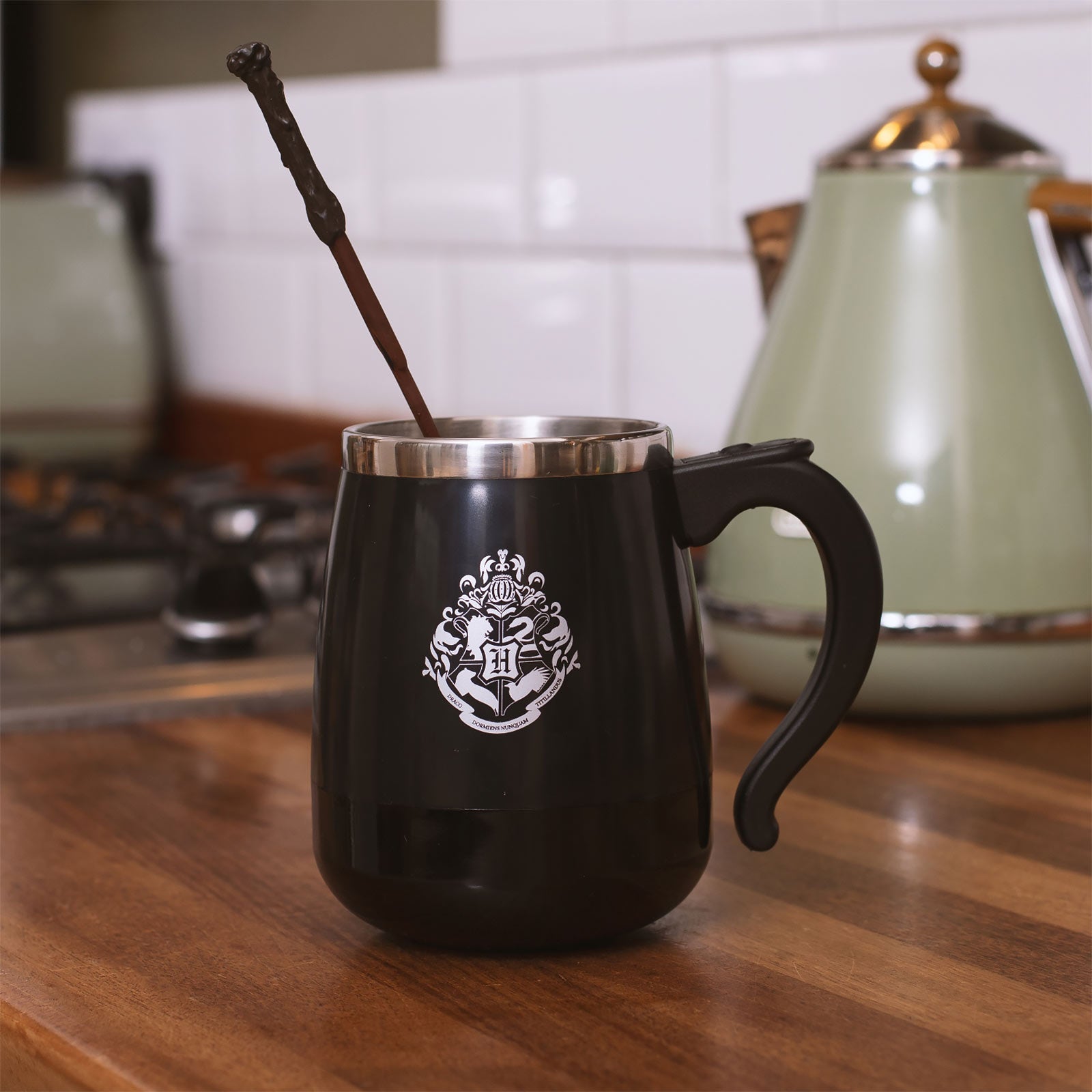 Image produit Harry Potter - Mug Hogwarts avec fonction de remuage et baguette magique