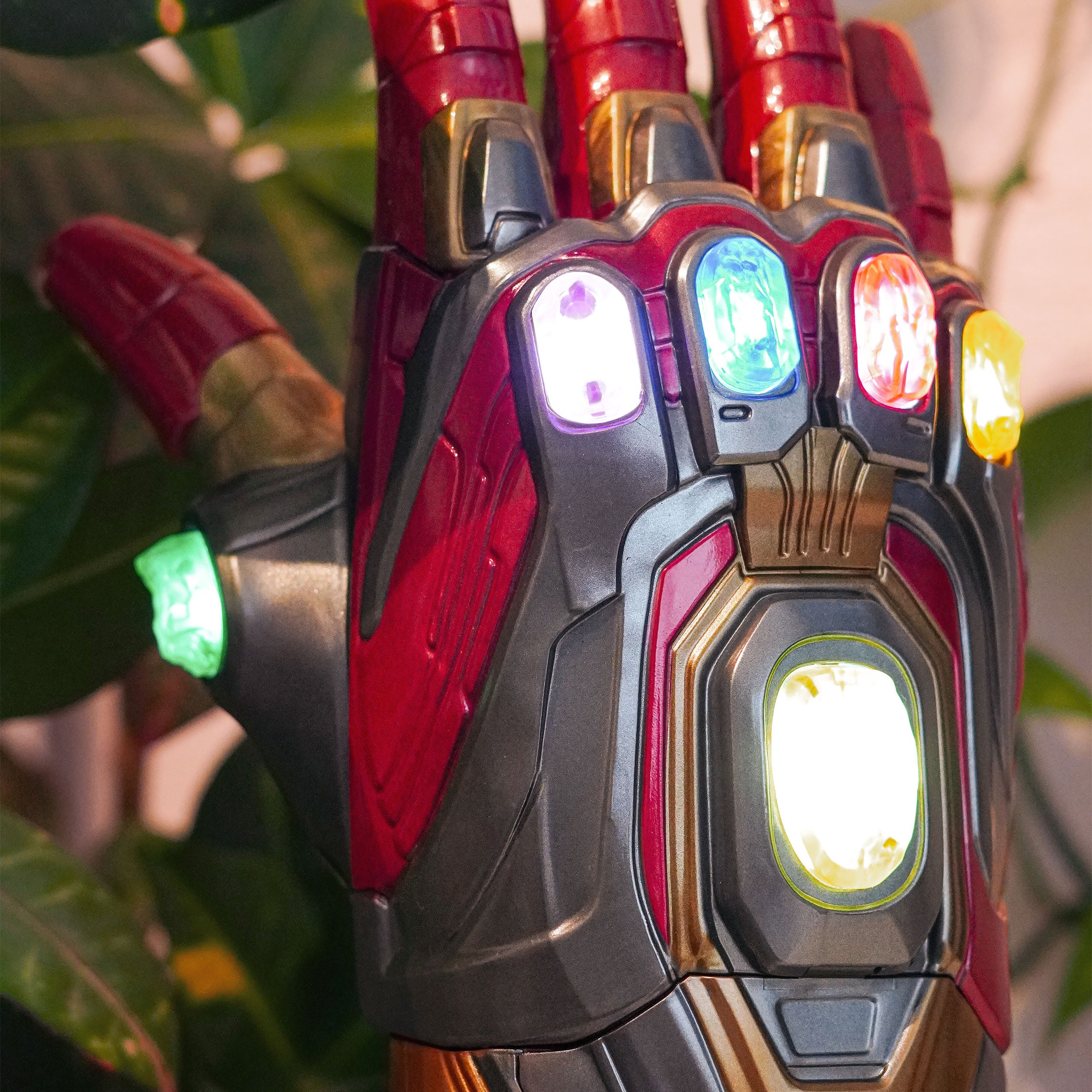 Image produit Avengers - Gantelet Iron Man avec lumière et son
