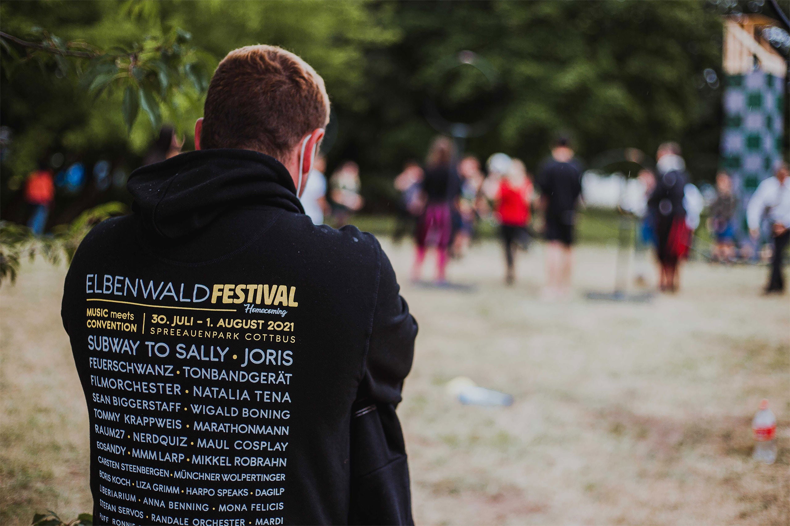 Image produit Sweat à capuche noir Elbenwald Festival Homecoming