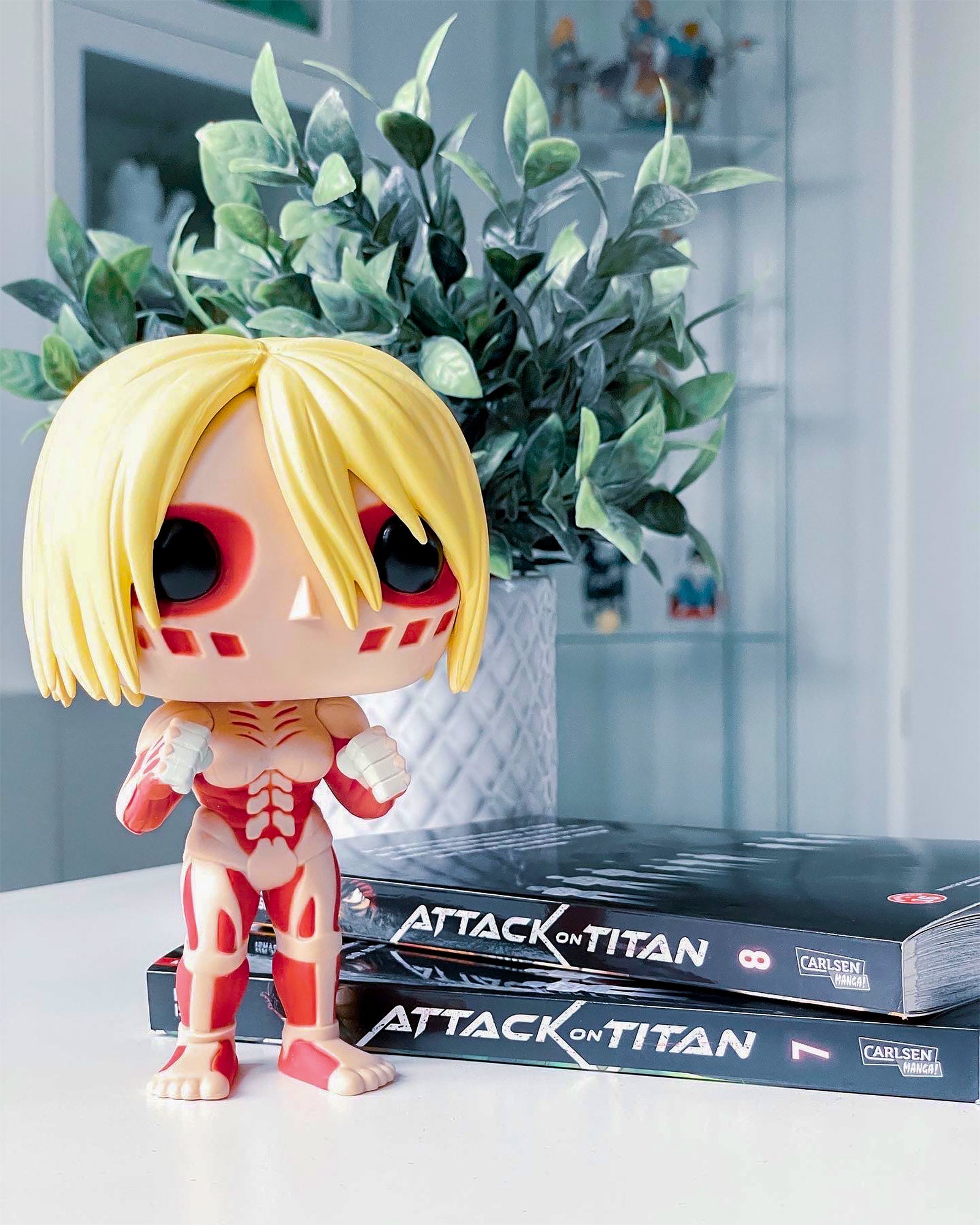 Image produit Attack on Titan - Female Titan Glow in the Dark Funko Pop Figure 15cm