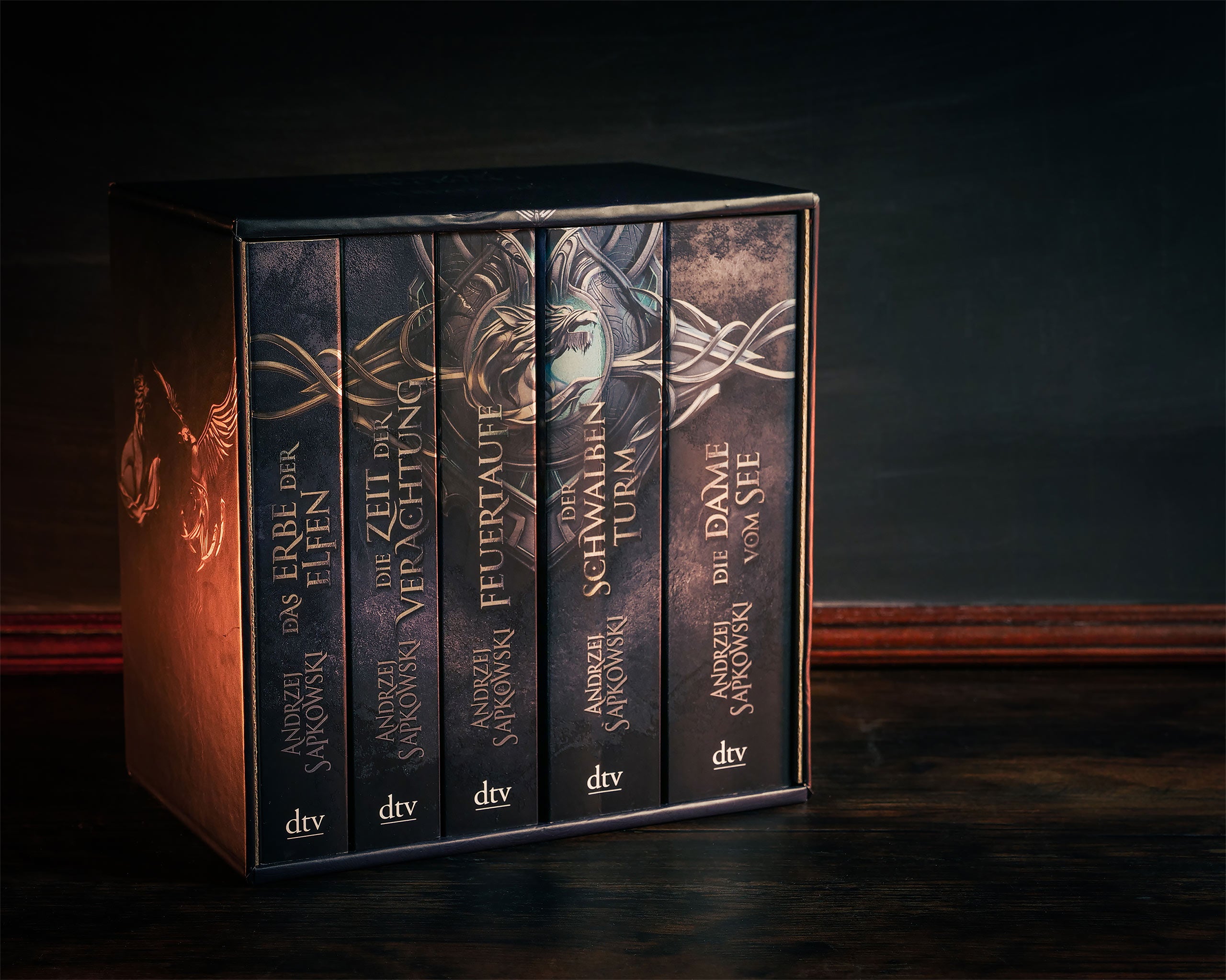 Image produit Les 5 volumes de la saga du Sorceleur dans un coffret