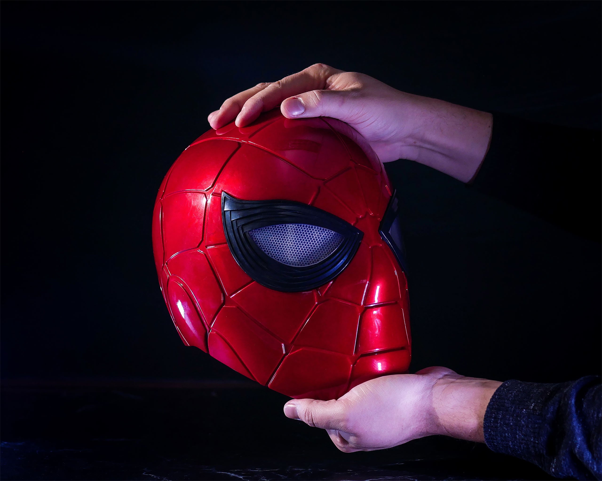 Image produit Spider-Man - Réplique du casque Iron Spider avec effets lumineux