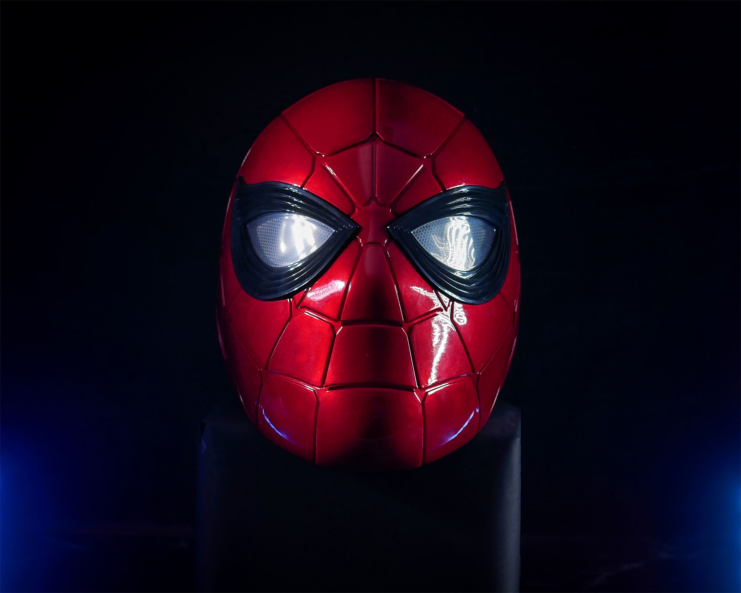 Image produit Spider-Man - Réplique du casque Iron Spider avec effets lumineux