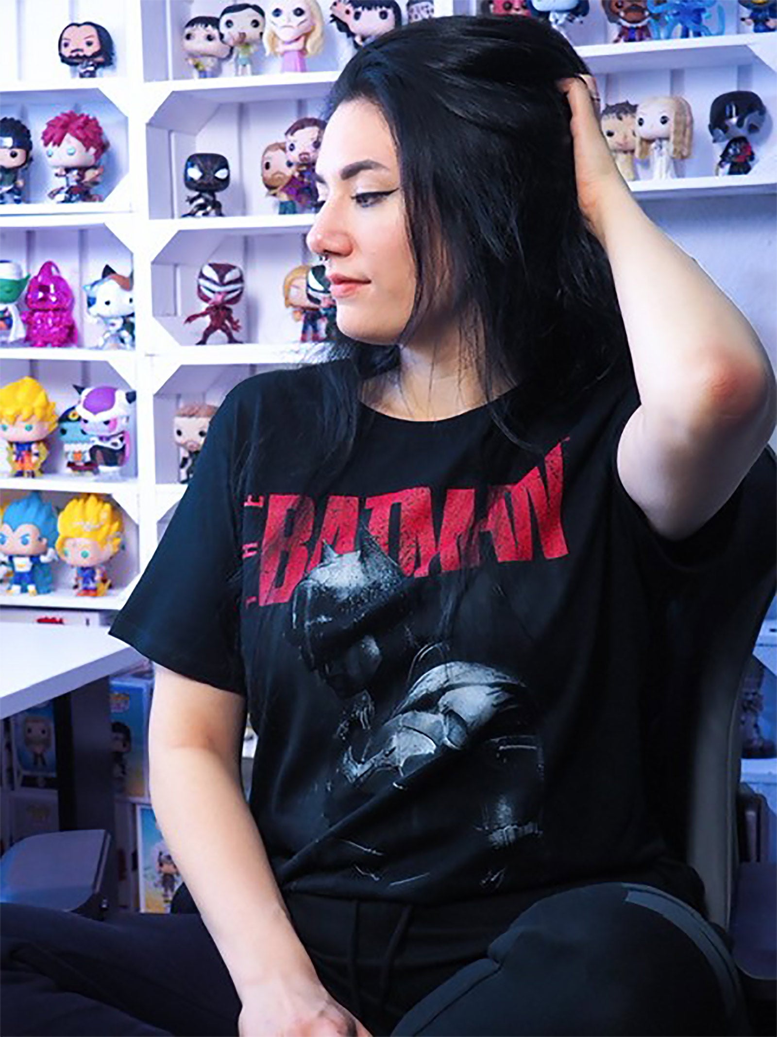 Image produit The Batman - T-Shirt Noir Standing In The Rain