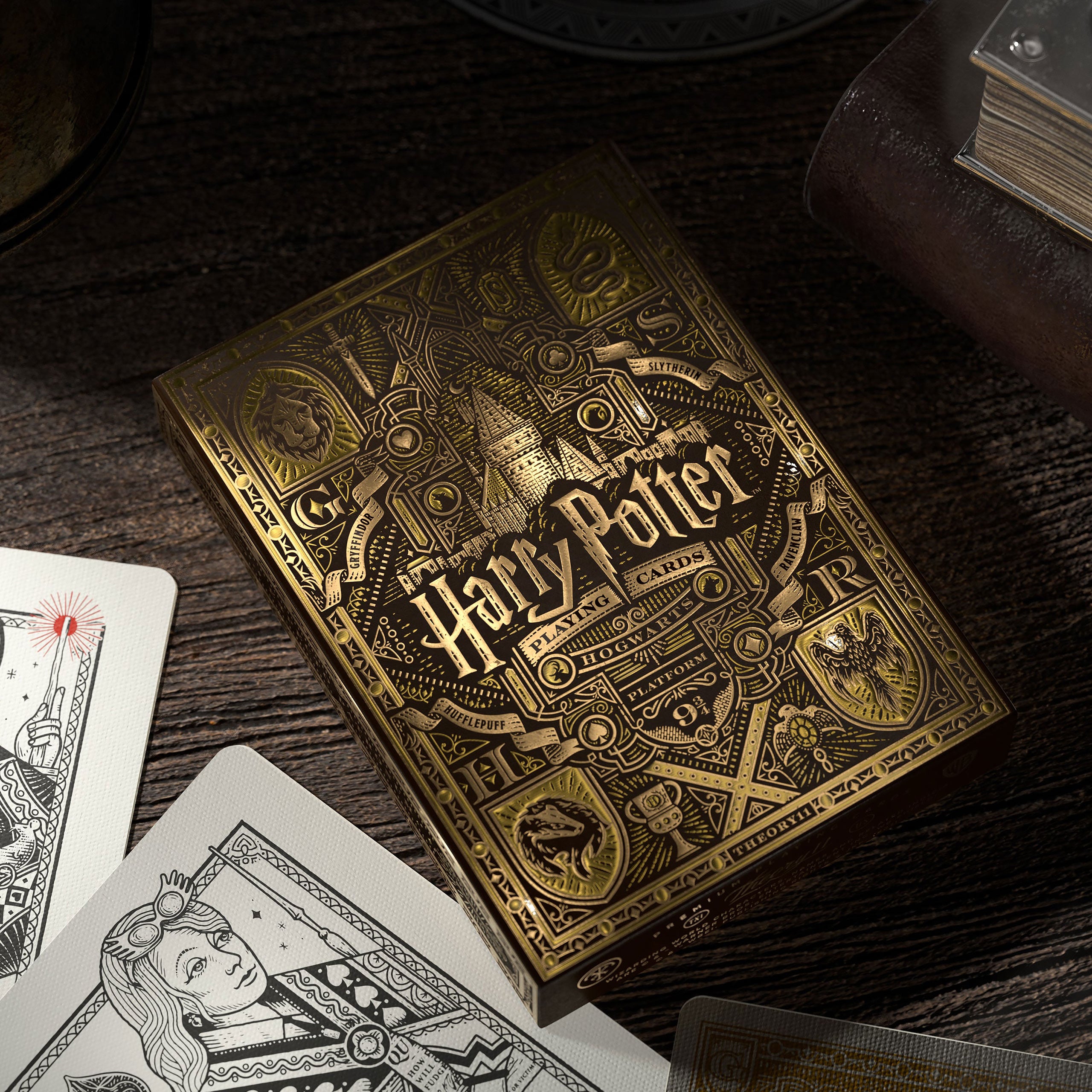Image produit Harry Potter - Jeu de cartes Hufflepuff Deluxe Edition