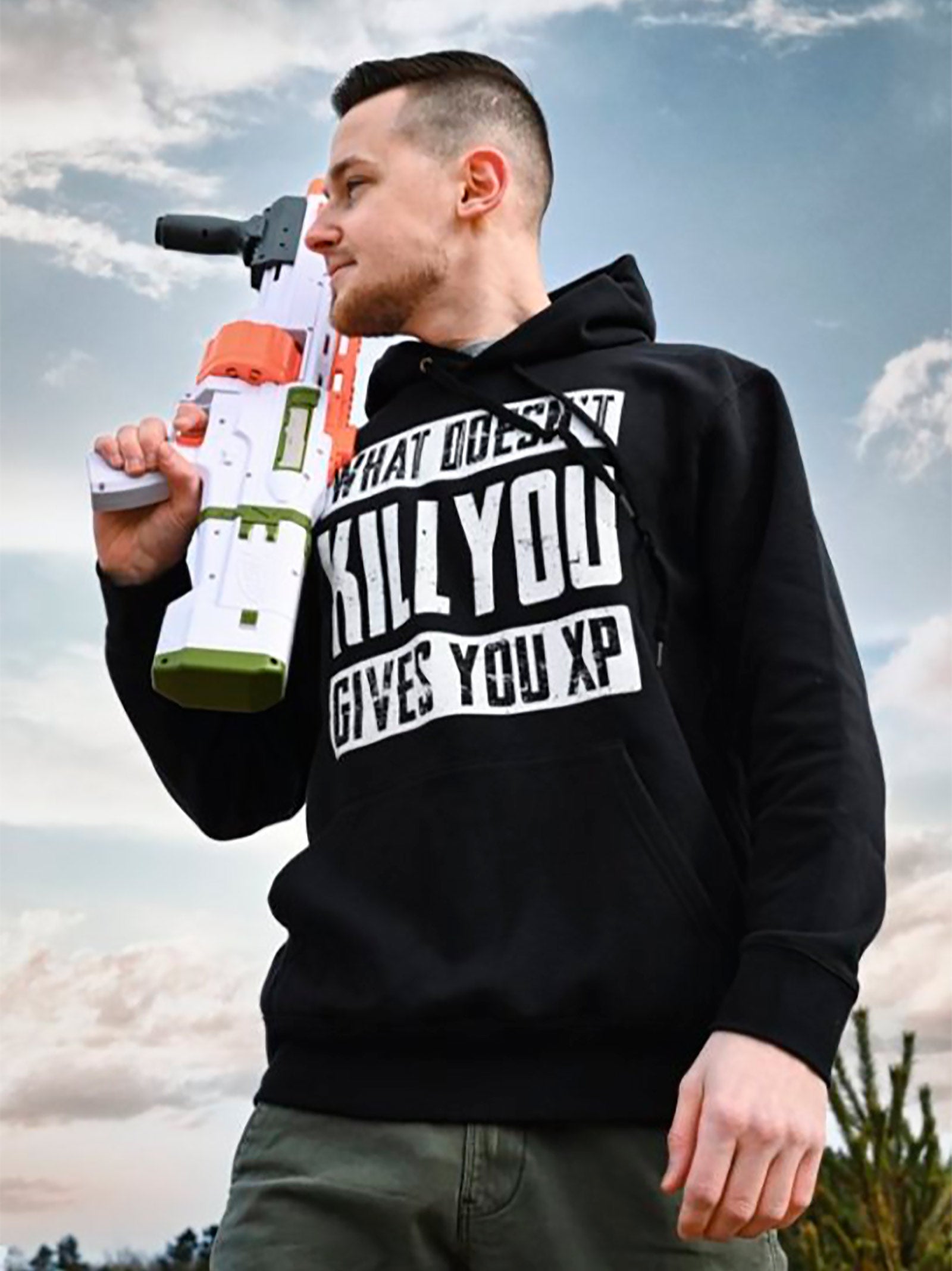 Image produit Sweat à capuche noir 'What Doesn't Kill You Gives You XP'