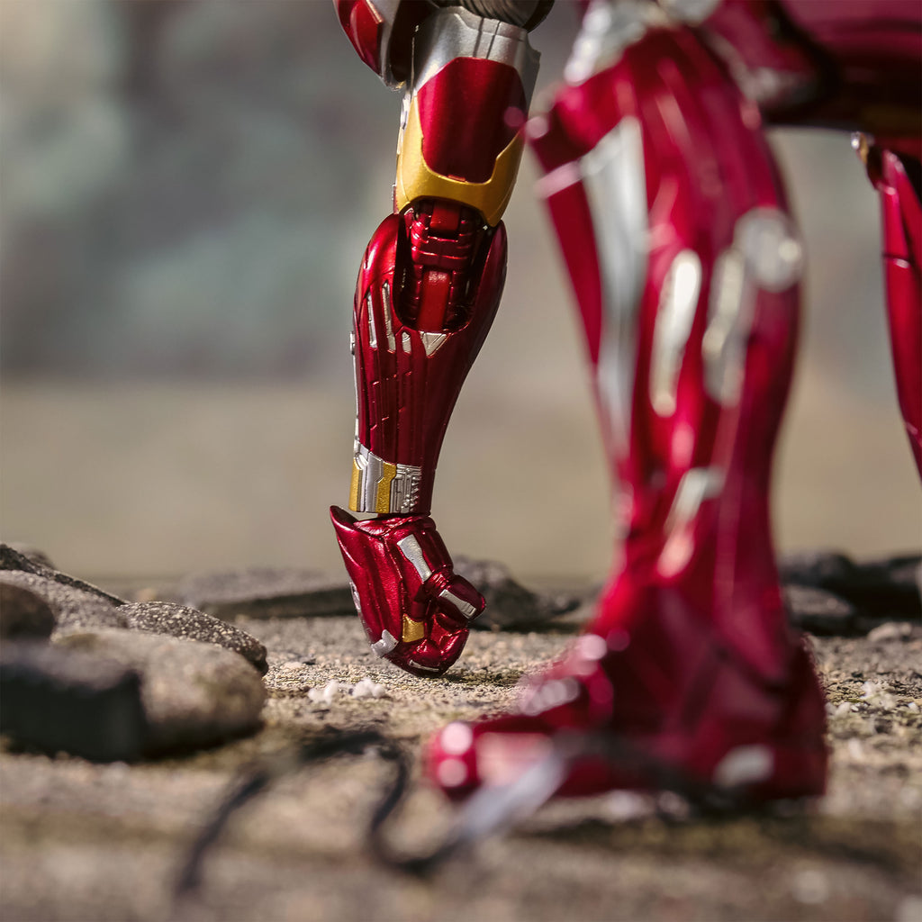 Image produit Iron Man - Figurine d'action Deluxe Mark 46