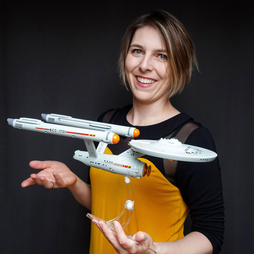 Image produit Star Trek - Réplique de l'Enterprise NCC-1701 avec lumière et son