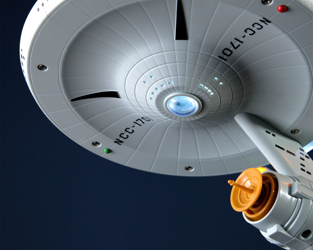 Image produit Star Trek - Réplique de l'Enterprise NCC-1701 avec lumière et son