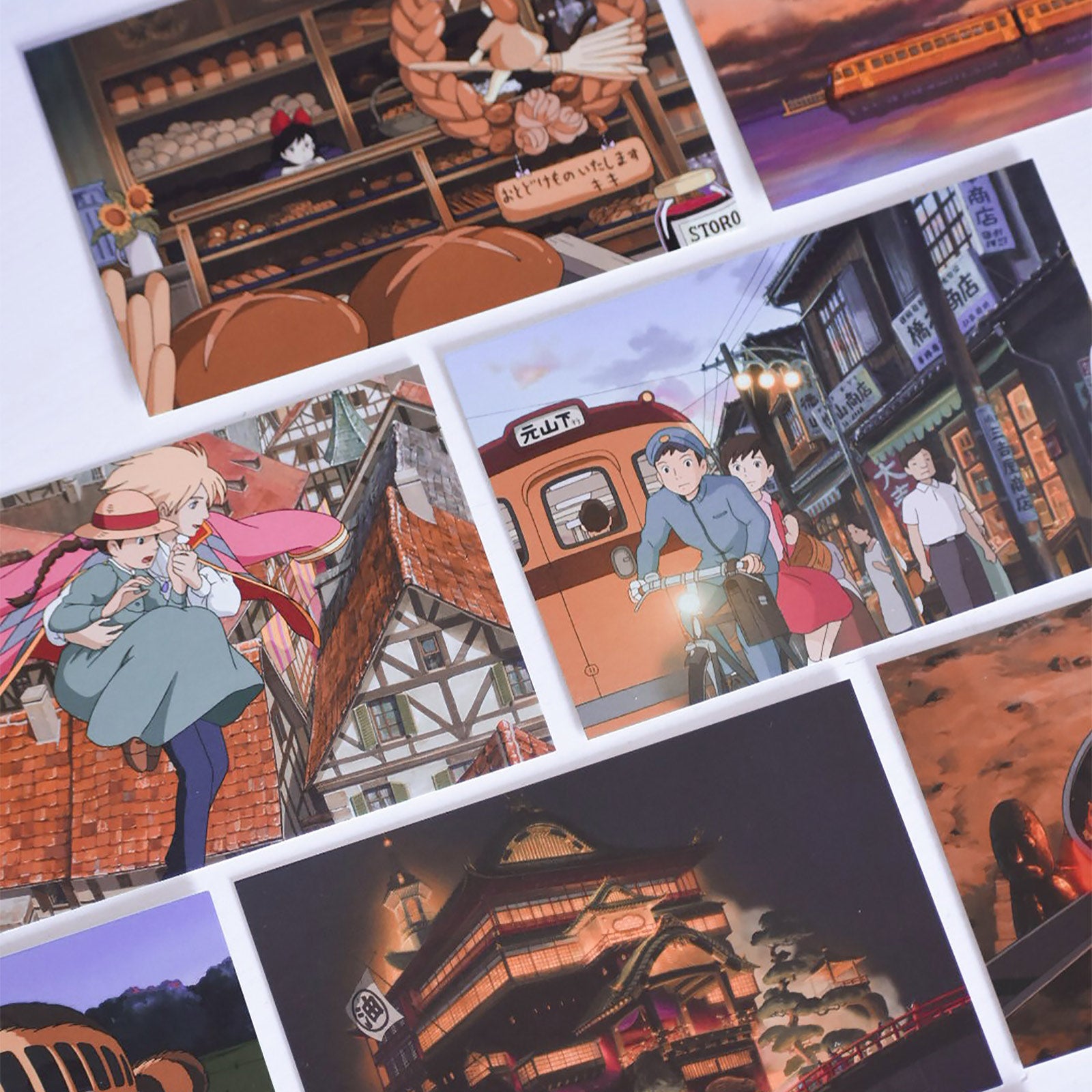 Image produit Studio Ghibli - 100 Cartes Postales dans une Boîte Cadeau