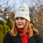Image produit Bonnet Hedwig avec Pompon - Harry Potter