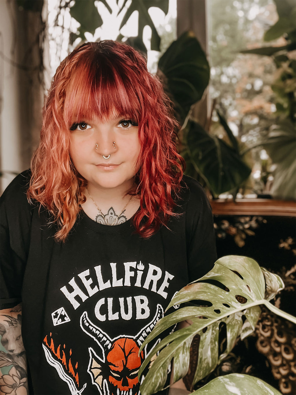 Image produit Stranger Things - T-shirt noir avec logo du Hellfire Club