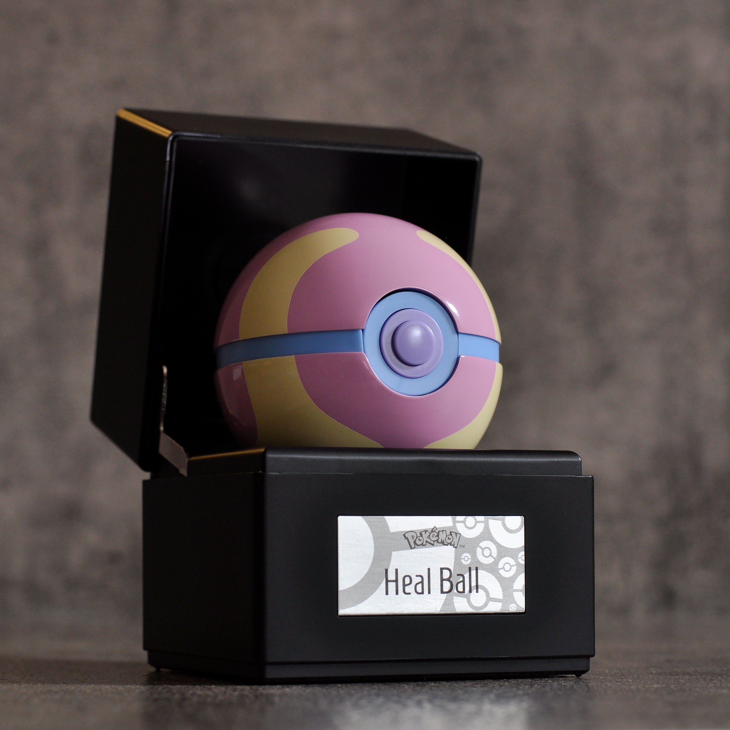 Image produit Pokemon - Réplique de la Ball de Soin avec Lumière