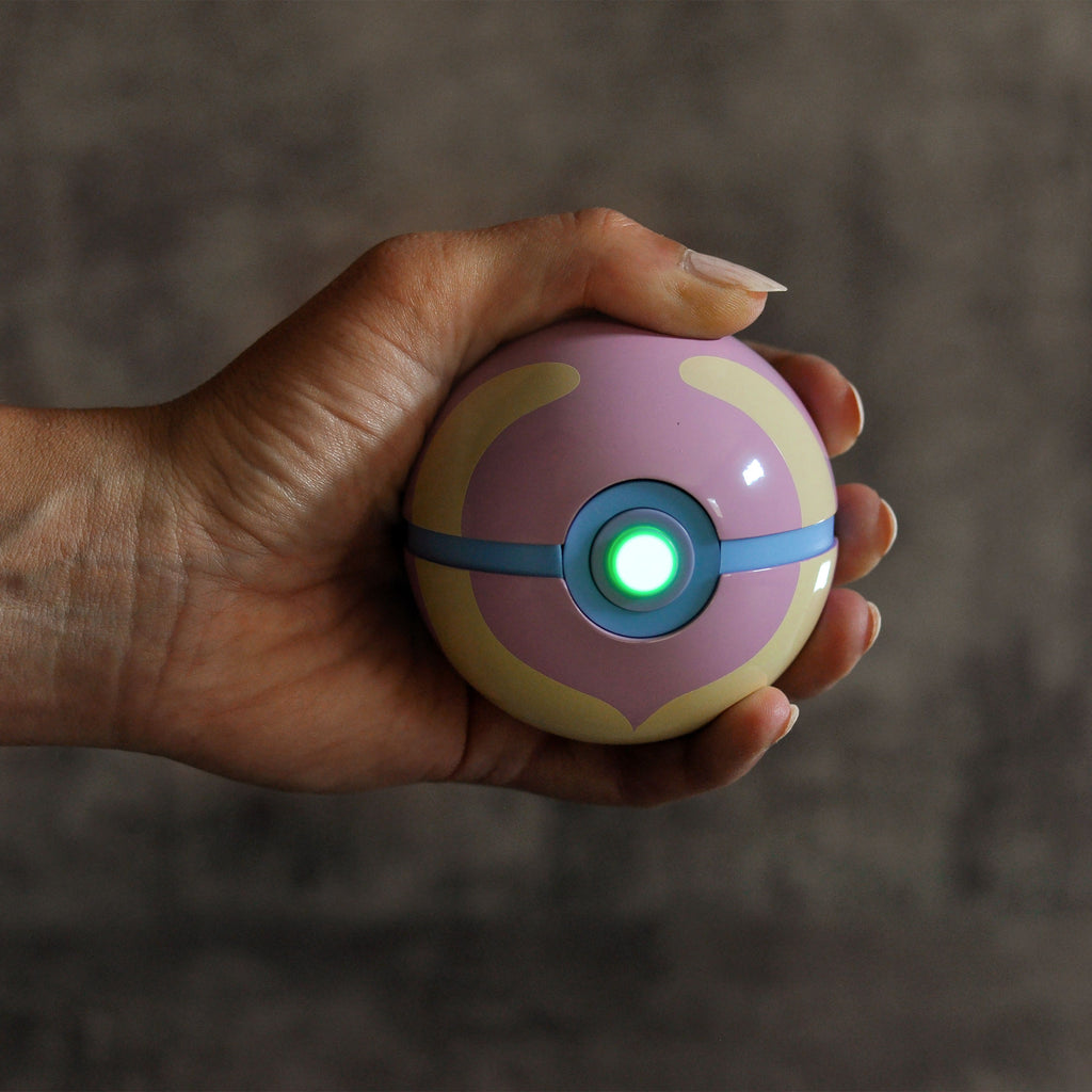 Image produit Pokemon - Réplique de la Ball de Soin avec Lumière