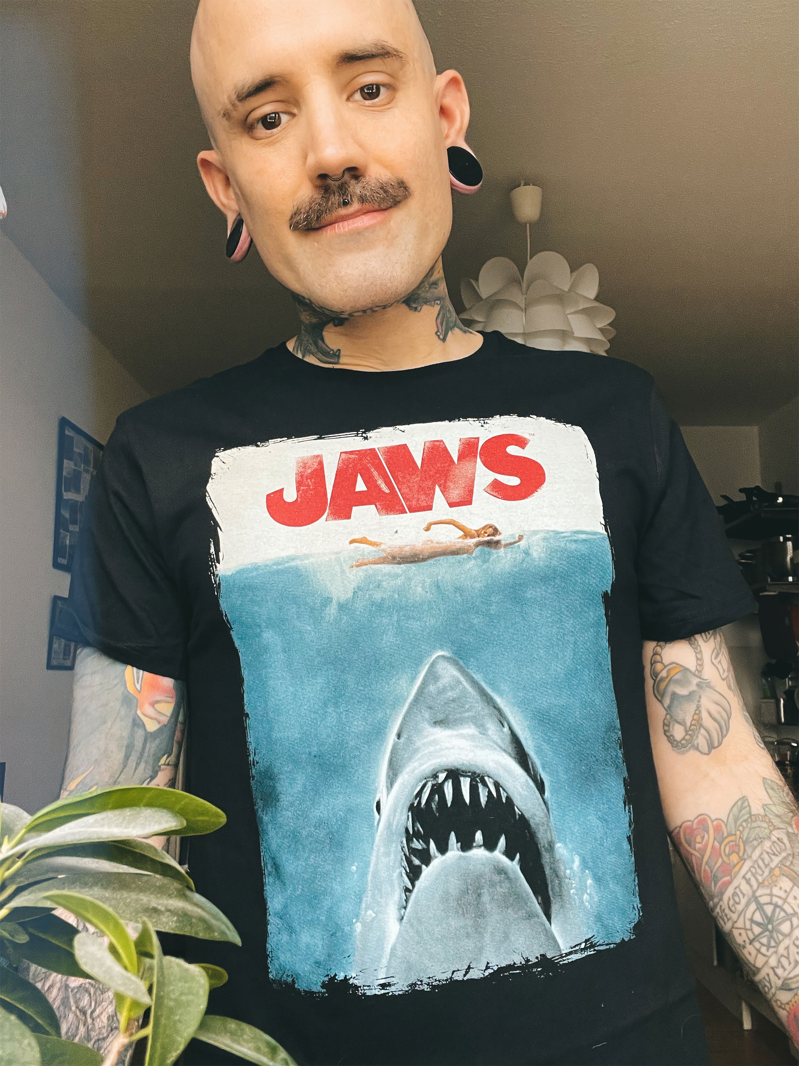 Image produit Le Requin Blanc - T-shirt Poster Jaws Noir