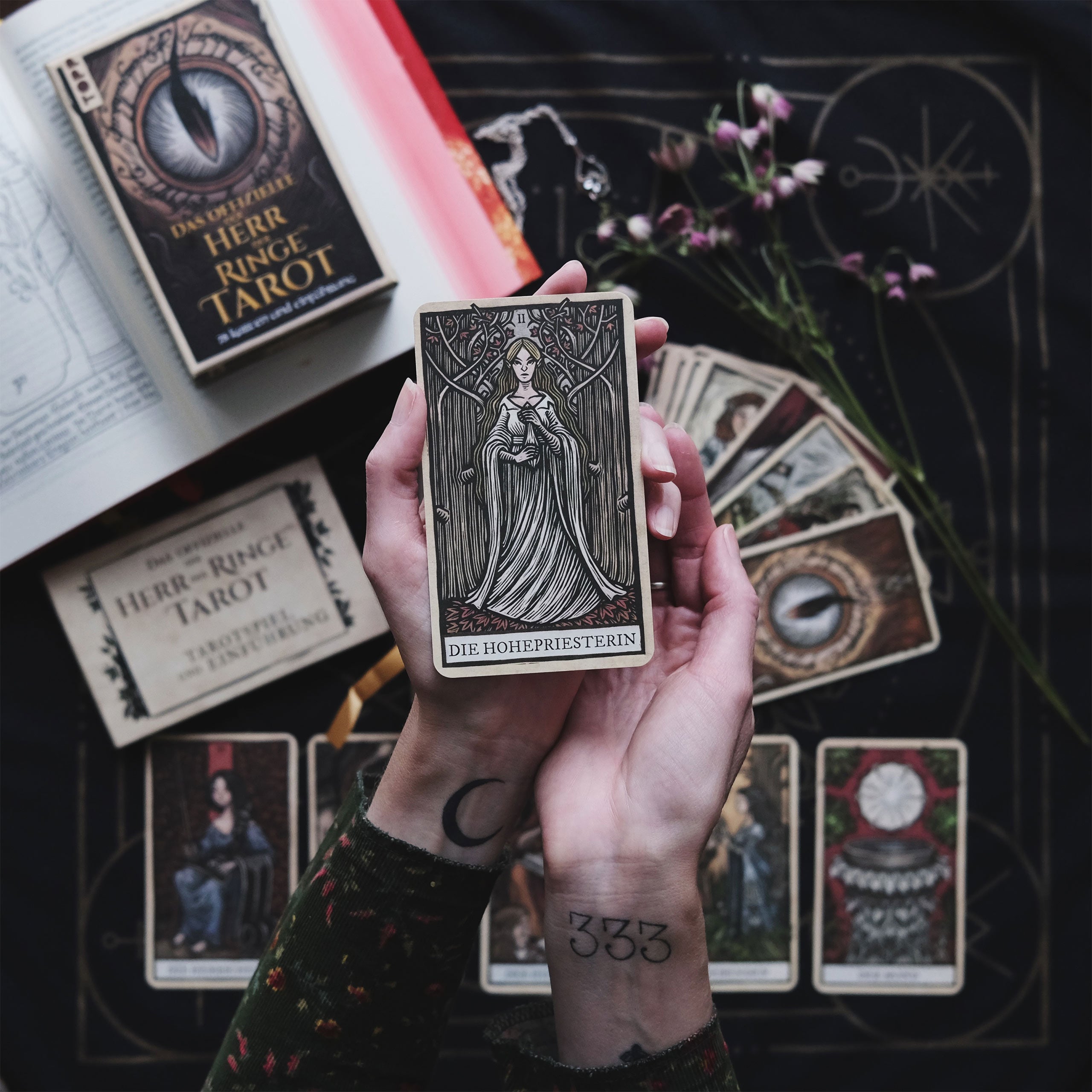 Product image The Lord of the Rings Tarot - Card Game