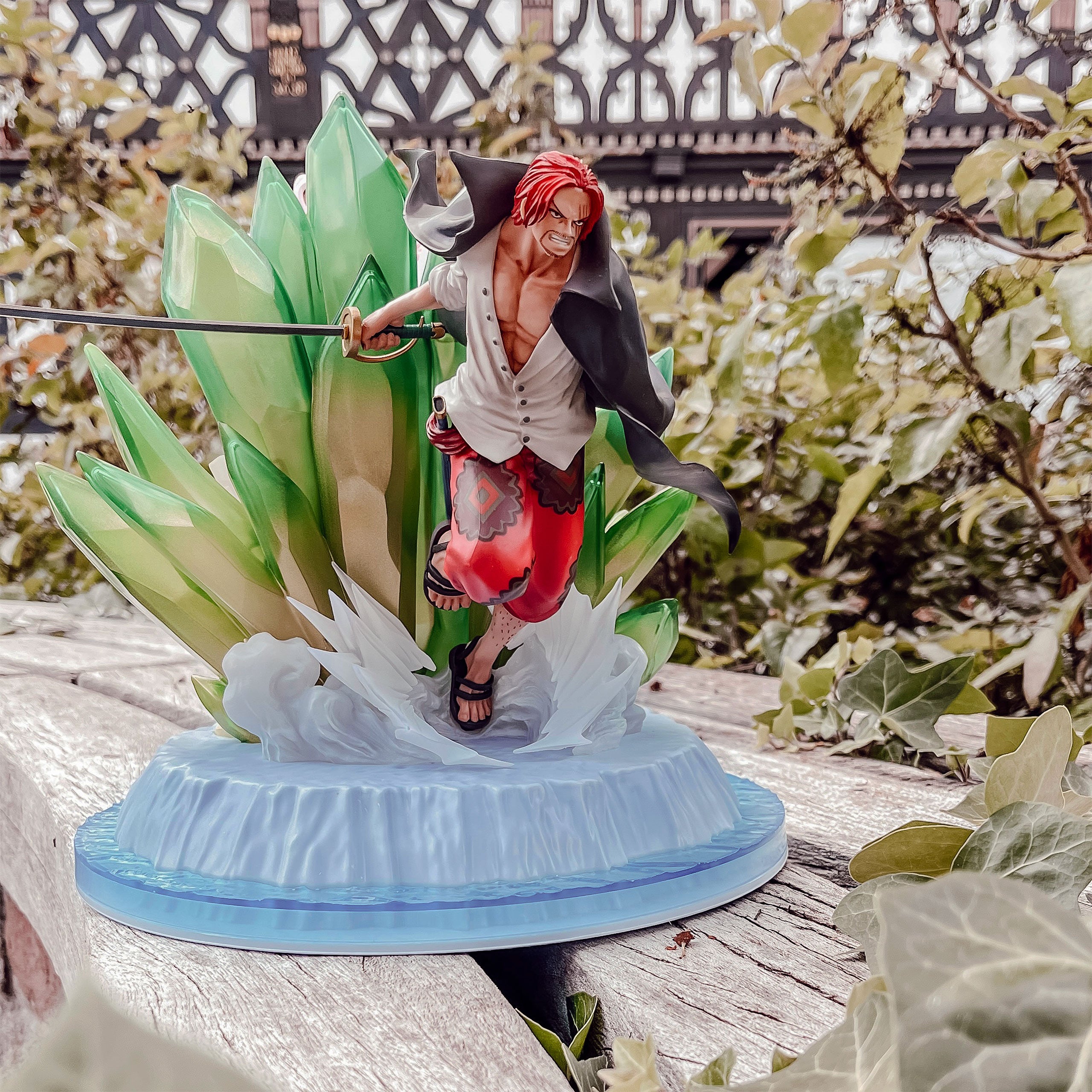 Image produit One Piece Red - Figurine Diorama Shanks & Uta