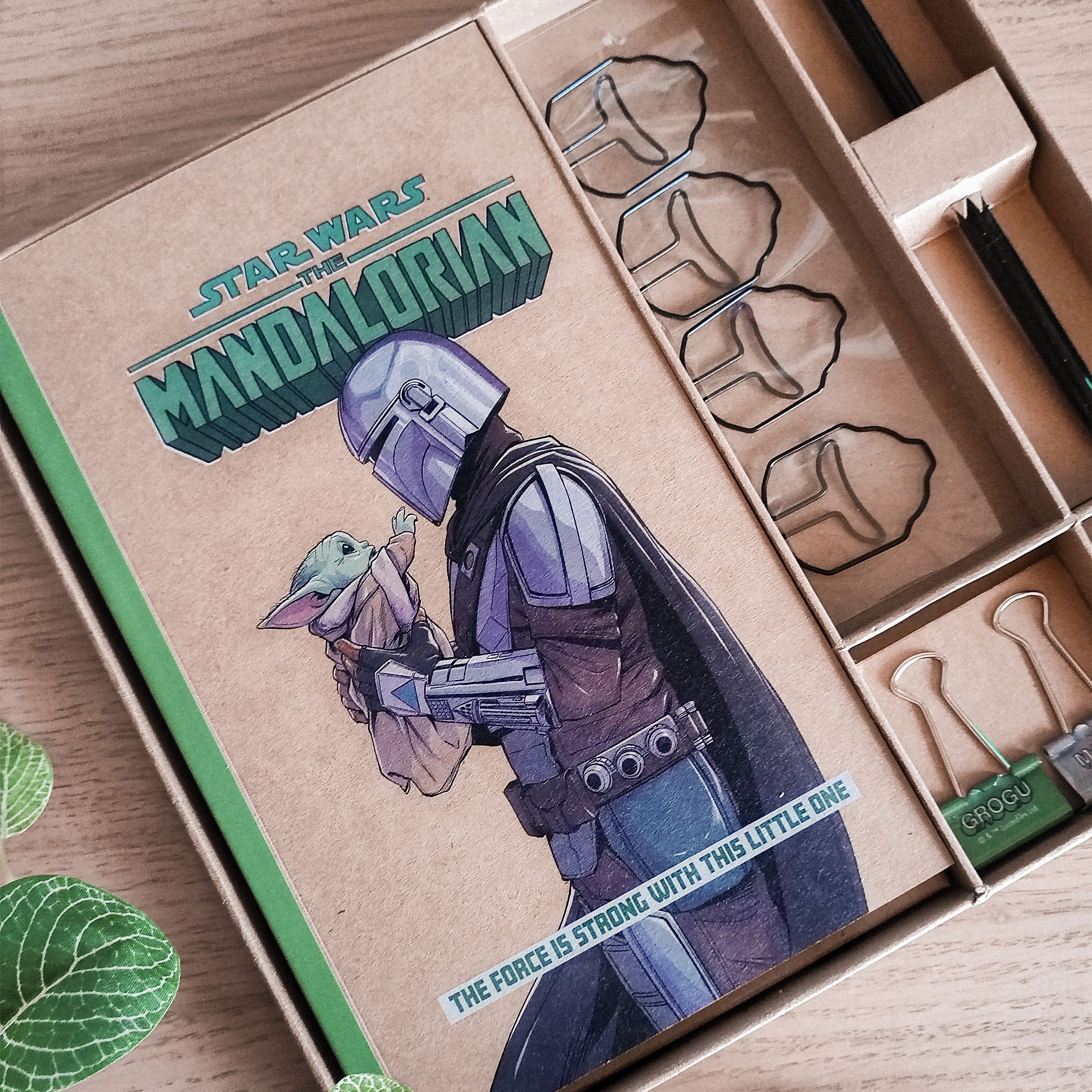 Image produit Mandalorien avec Grogu Set d'écriture - Star Wars Le Mandalorien