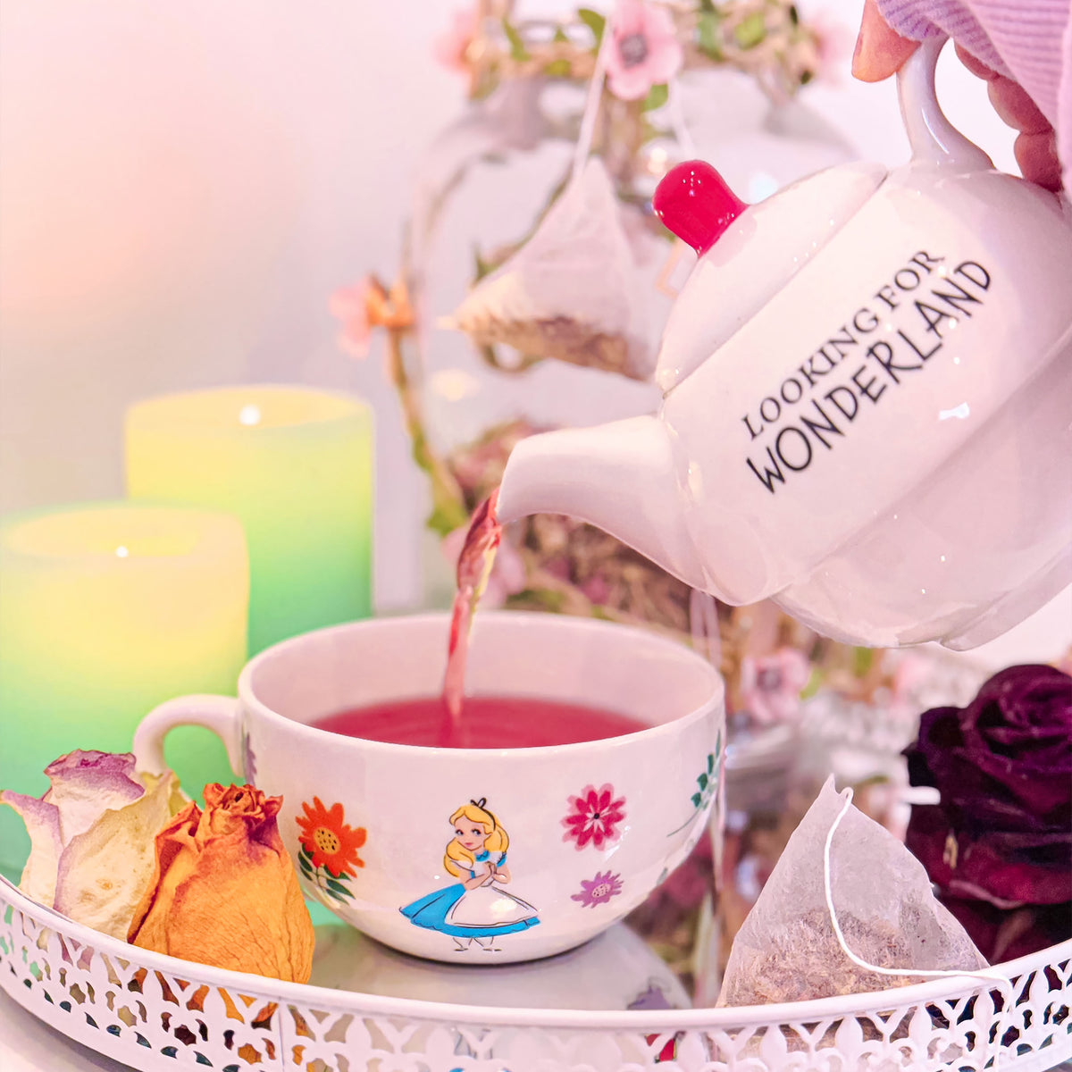 Image produit Alice au Pays des Merveilles - Théière Looking For Wonderland avec tasse