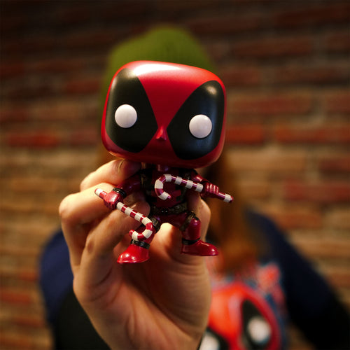 Image produit T-shirt de Noël Deadpool avec figurine Funko Pop