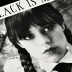 Image produit Mercredi - Le noir est ma couleur heureuse T-shirt noir