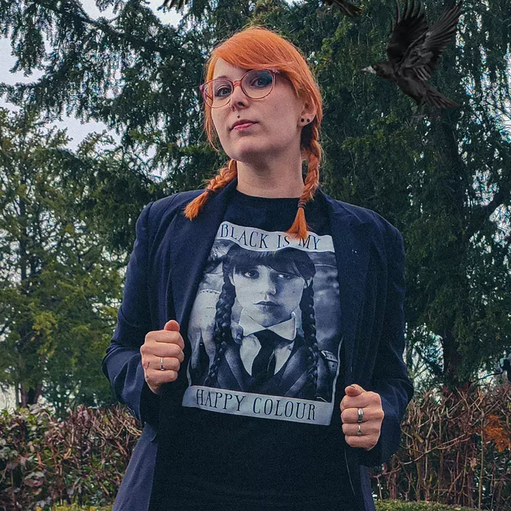 Image produit Mercredi - Le noir est ma couleur heureuse T-shirt noir