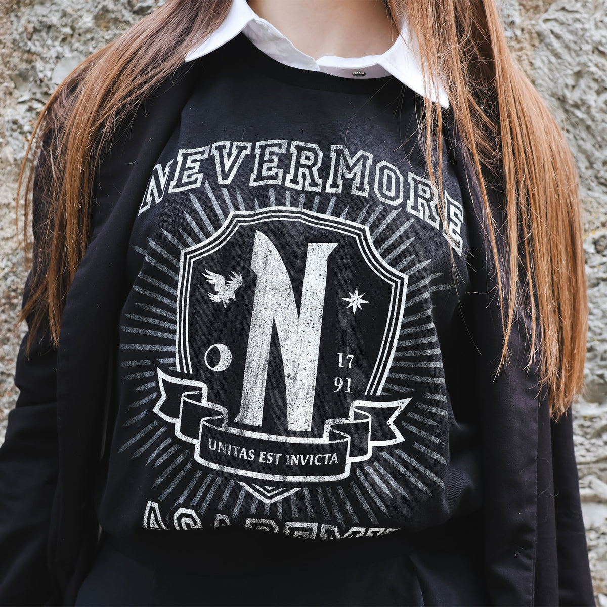 Image produit Mercredi - T-shirt noir de l'académie Nevermore