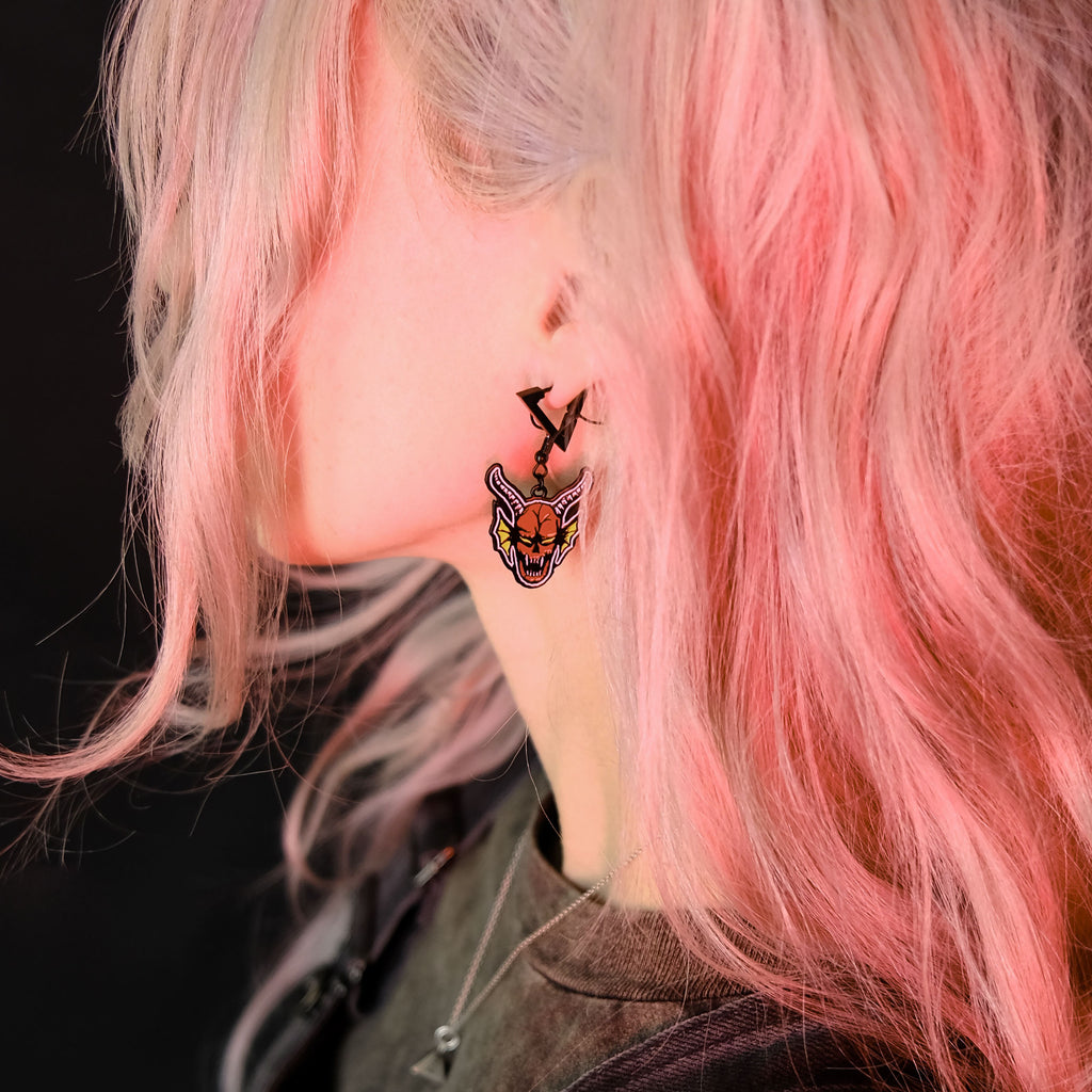 Image produit Stranger Things - Boucles d'oreilles Hellfire Club ensemble de 3