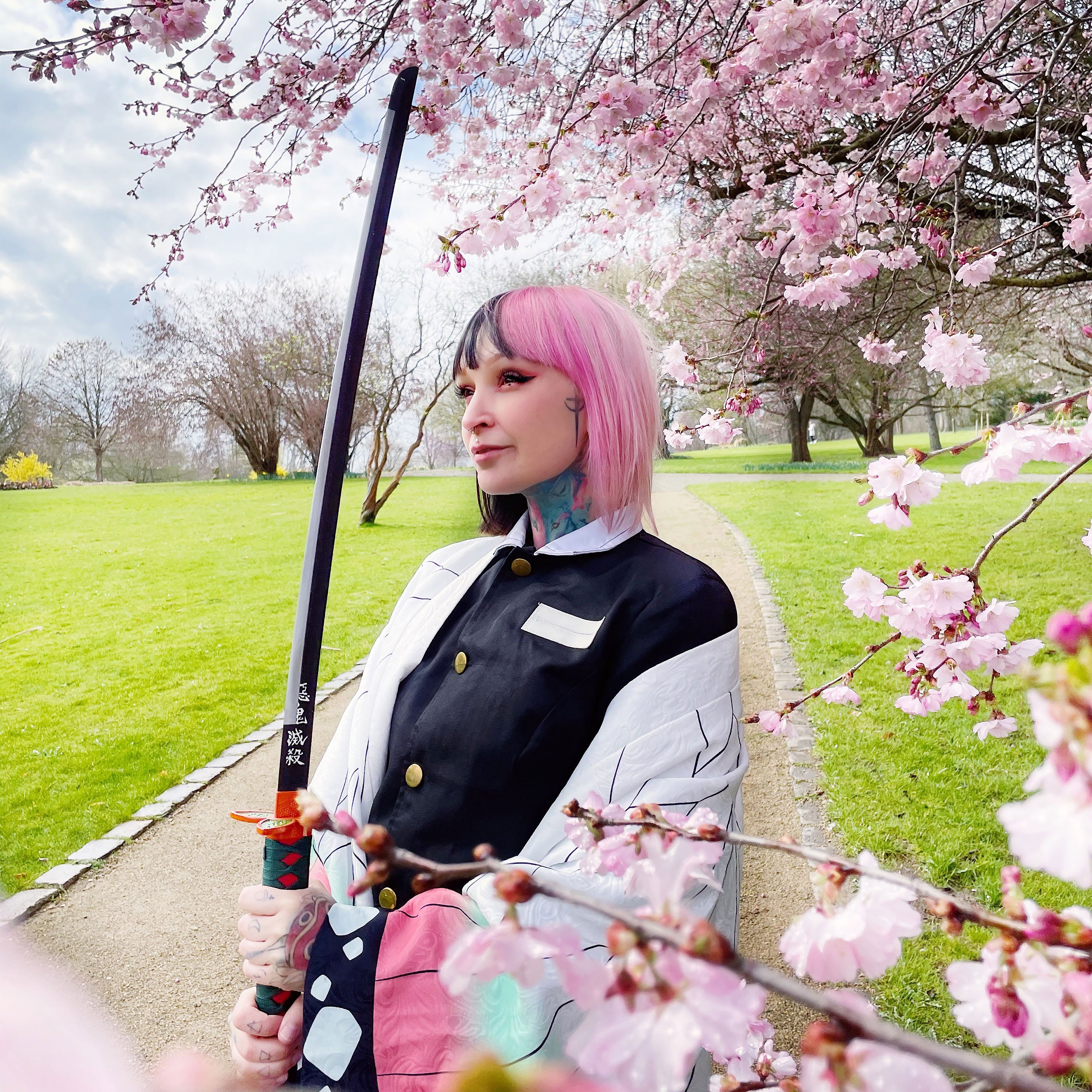 Image produit Réplique du Katana de Shinobu Hashira avec Saya pour les fans de Demon Slayer