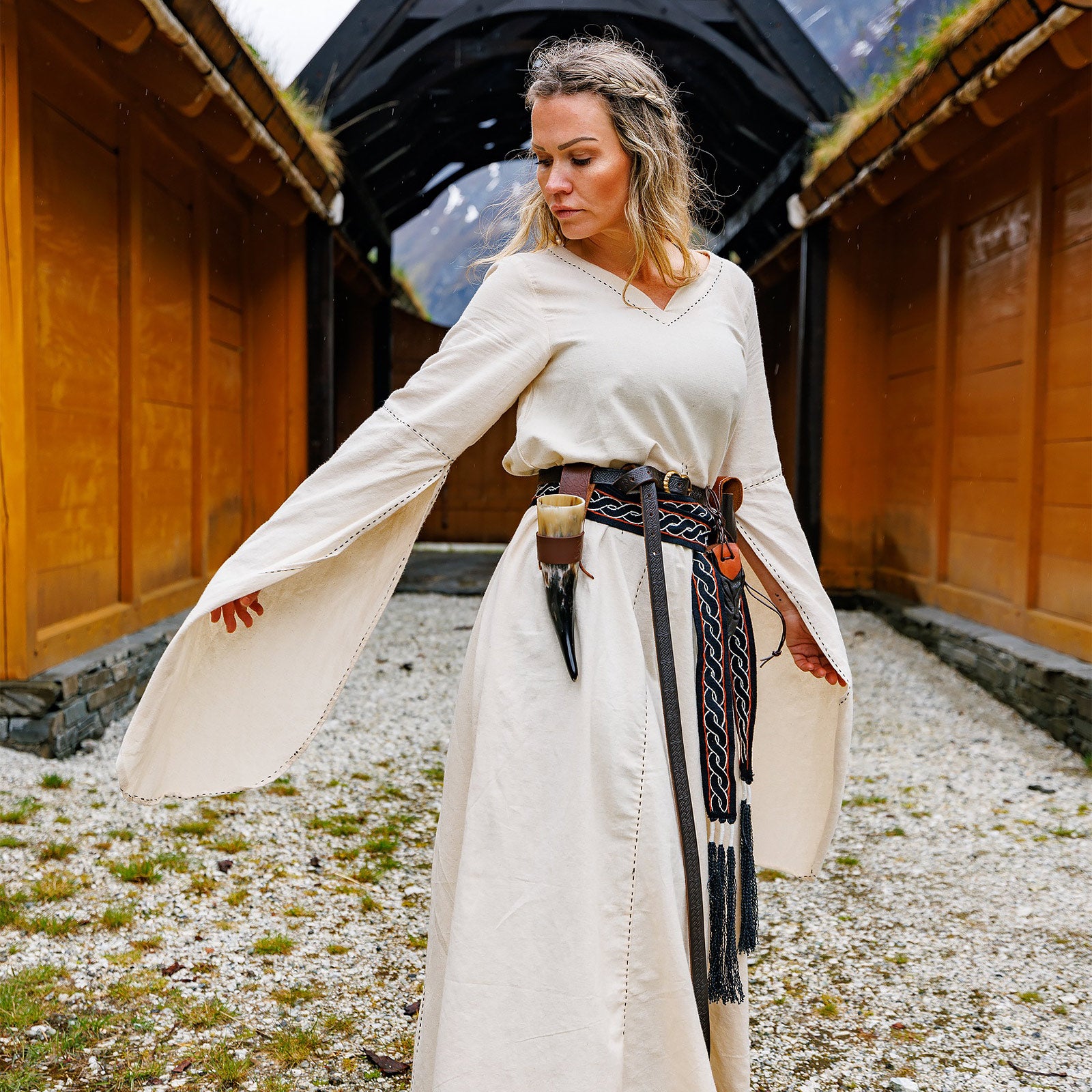Image produit Robe médiévale Begina Beige