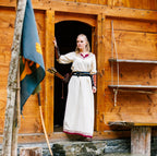 Image produit Robe viking Lagertha beige-rouge