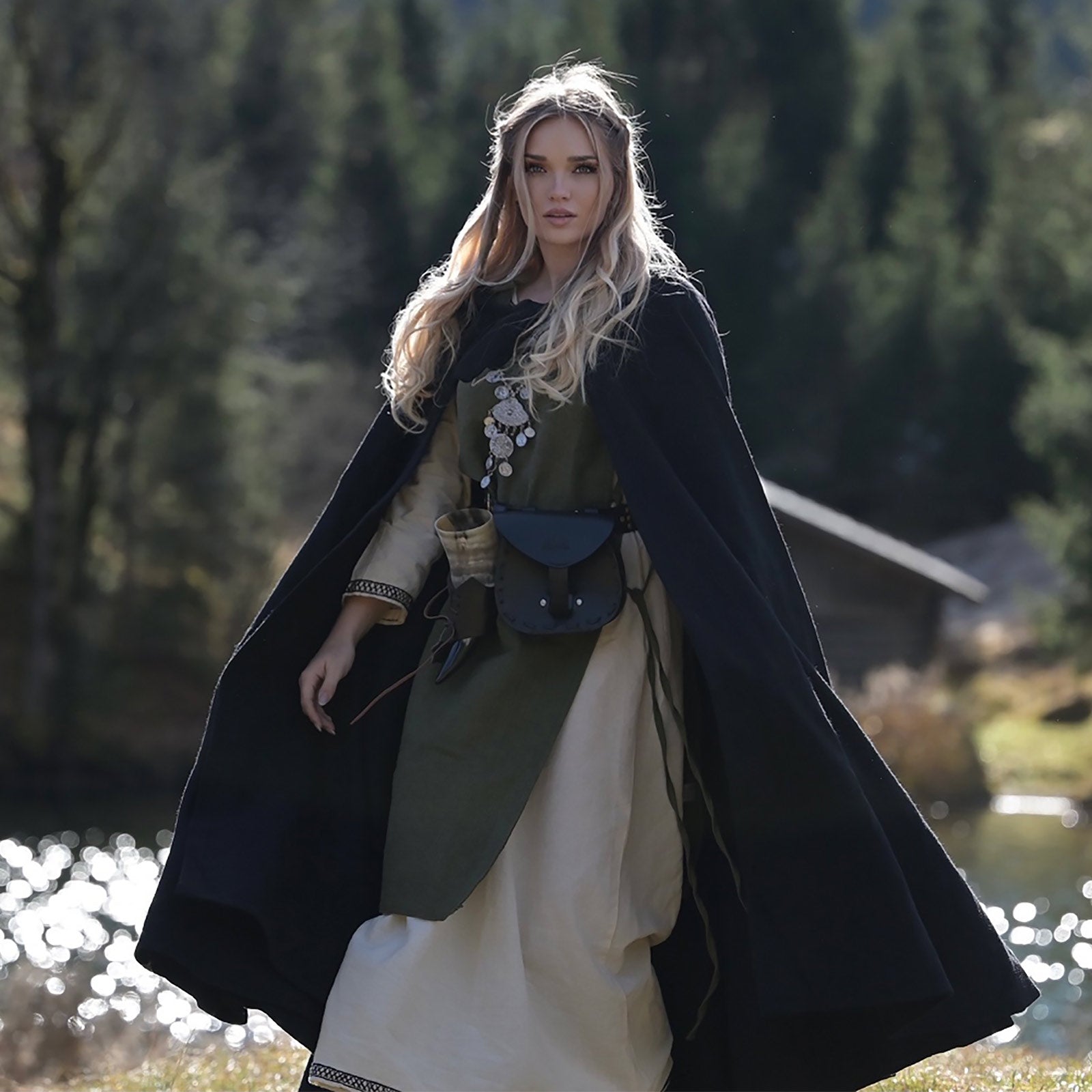 Image produit Cape médiévale Elinor noire