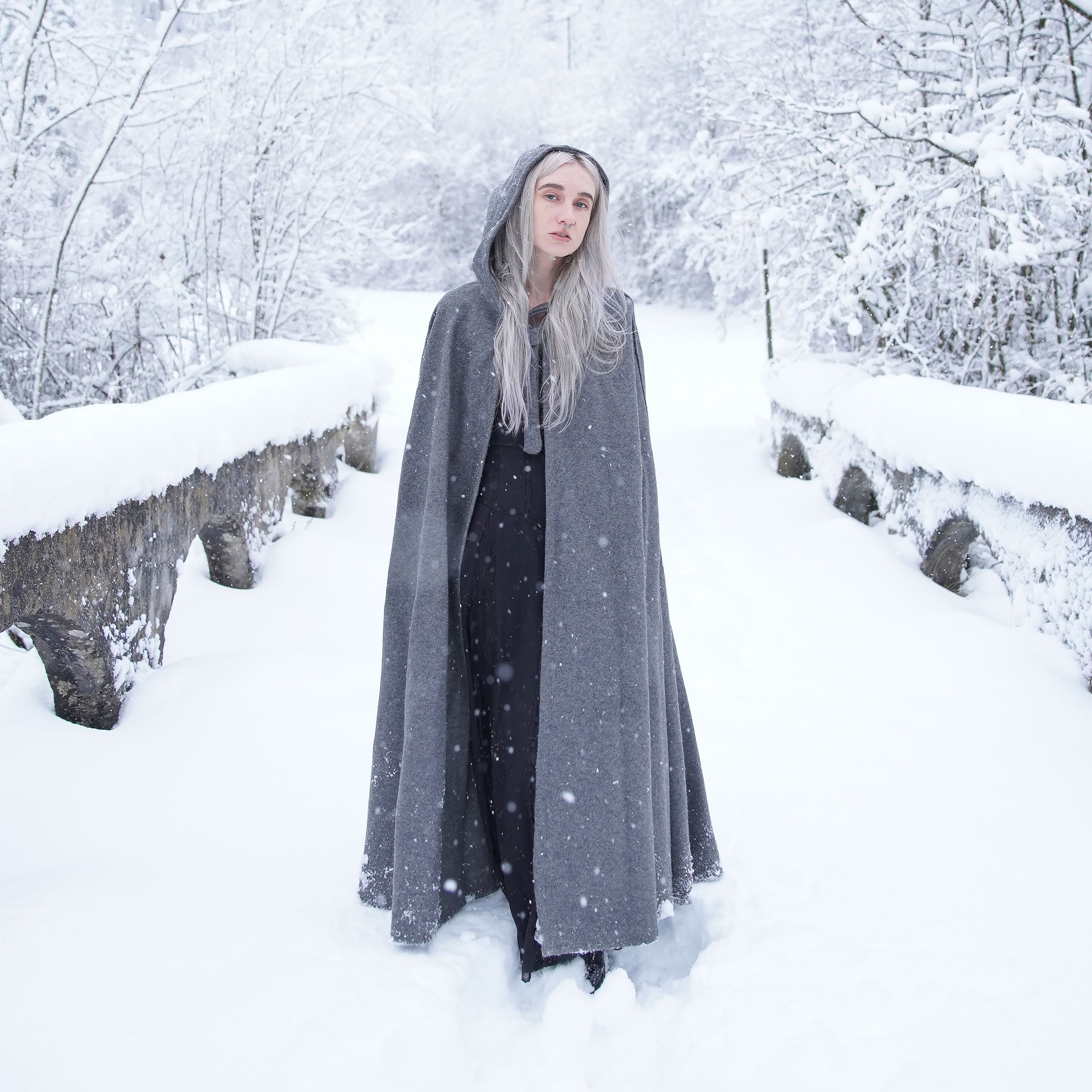 Image produit Cape médiévale Elinor gris