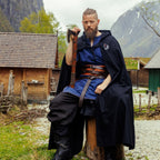 Image produit Cape médiévale Alpha avec broderie de loup noire