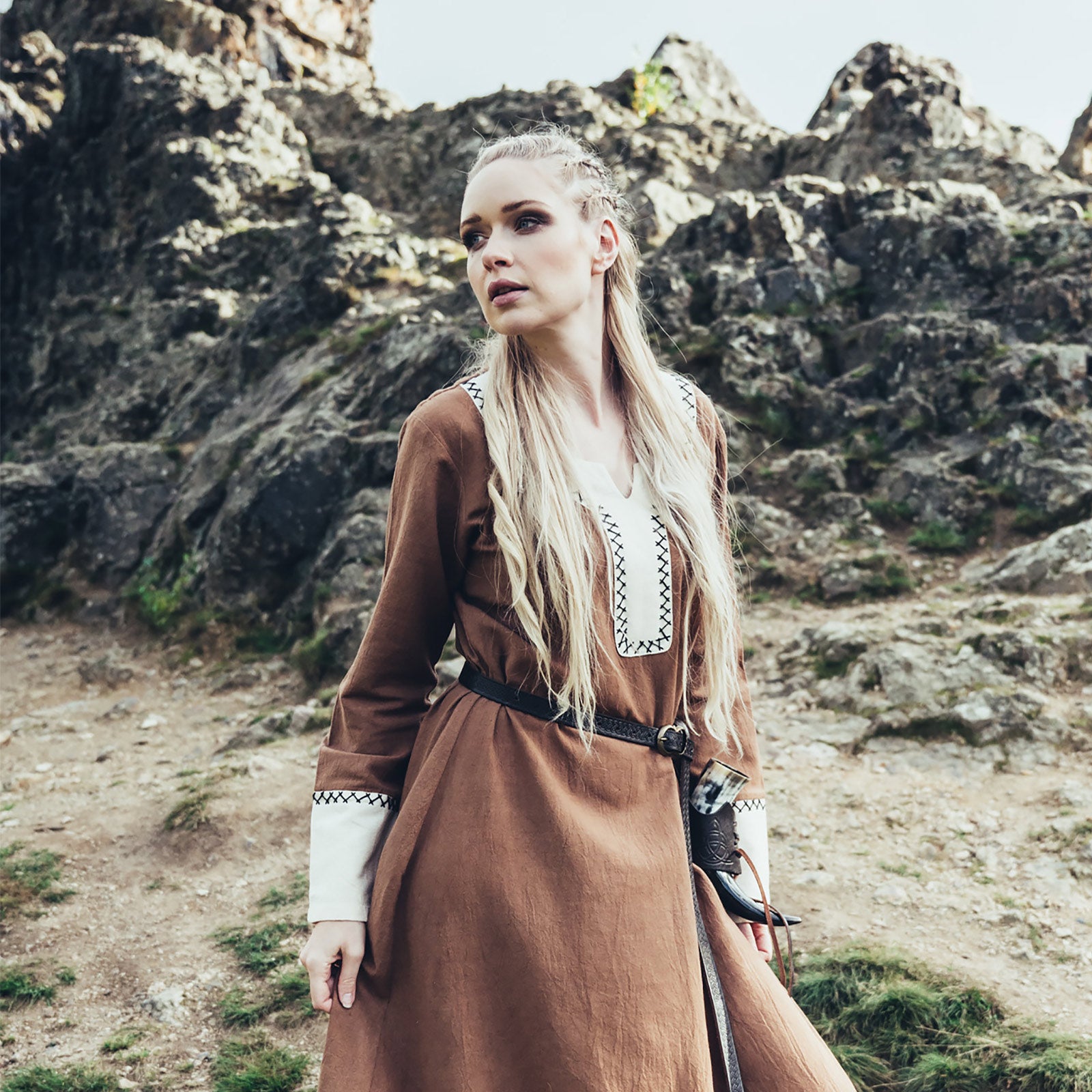 Image produit Robe médiévale Freya sable