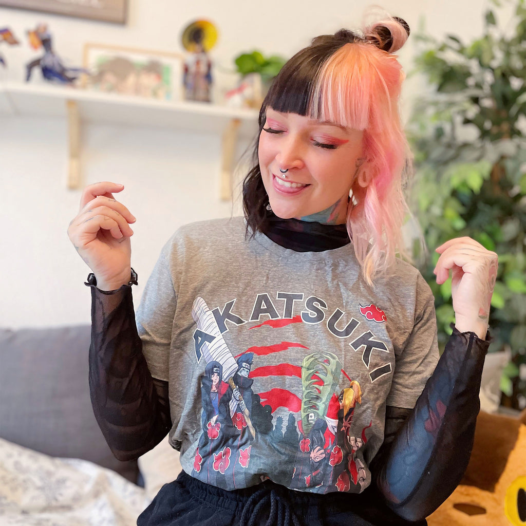 Image produit Naruto Shippuden - T-shirt gris de l'organisation Akatsuki