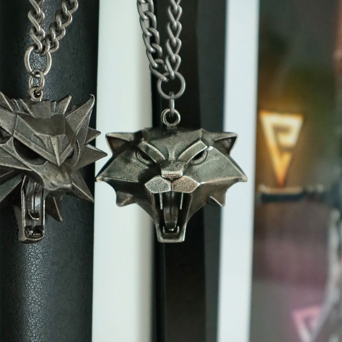 Image produit Witcher - Collier Médaillon de l'École du Chat