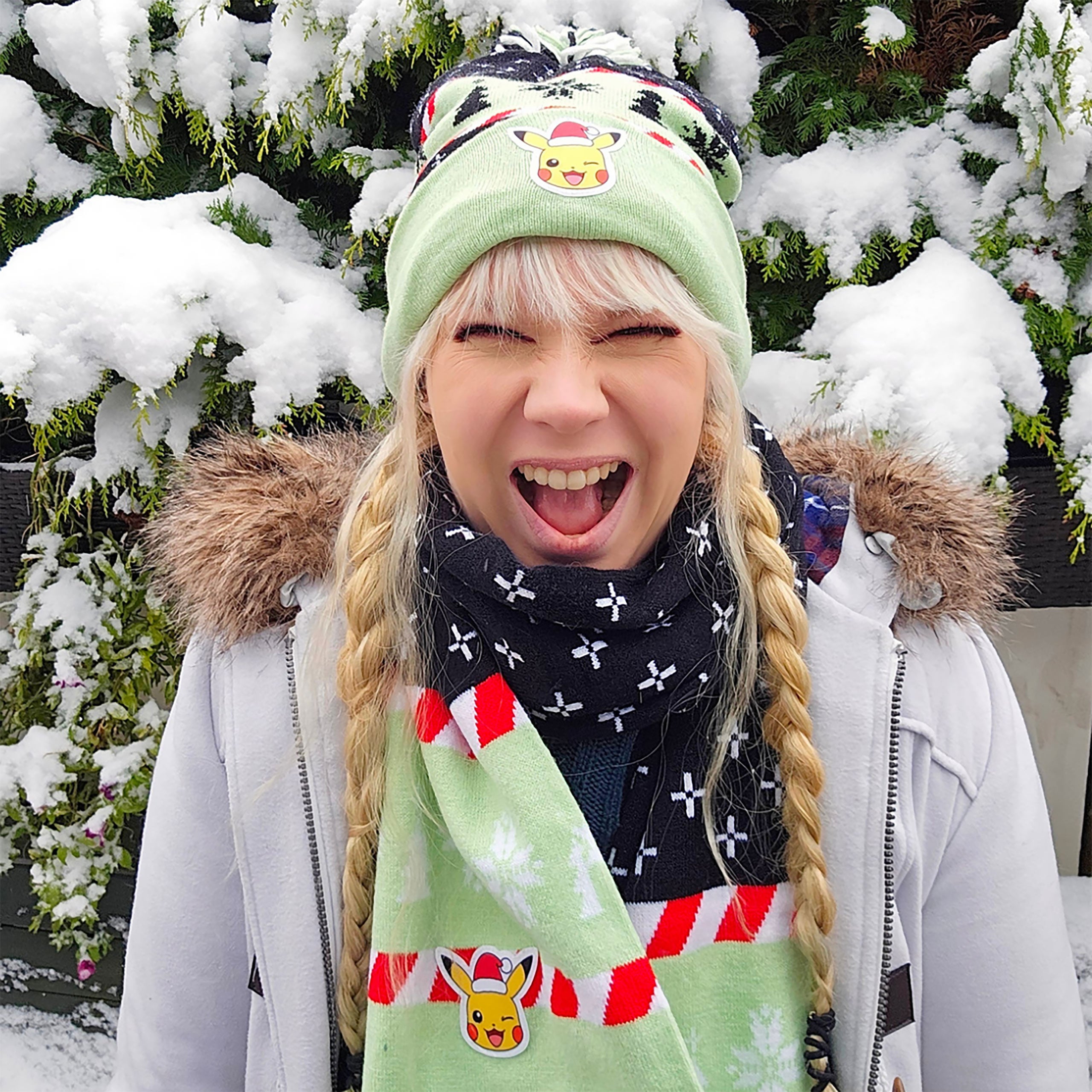 Image produit Pokemon - Ensemble Cadeau Bonnet et Echarpe Pikachu